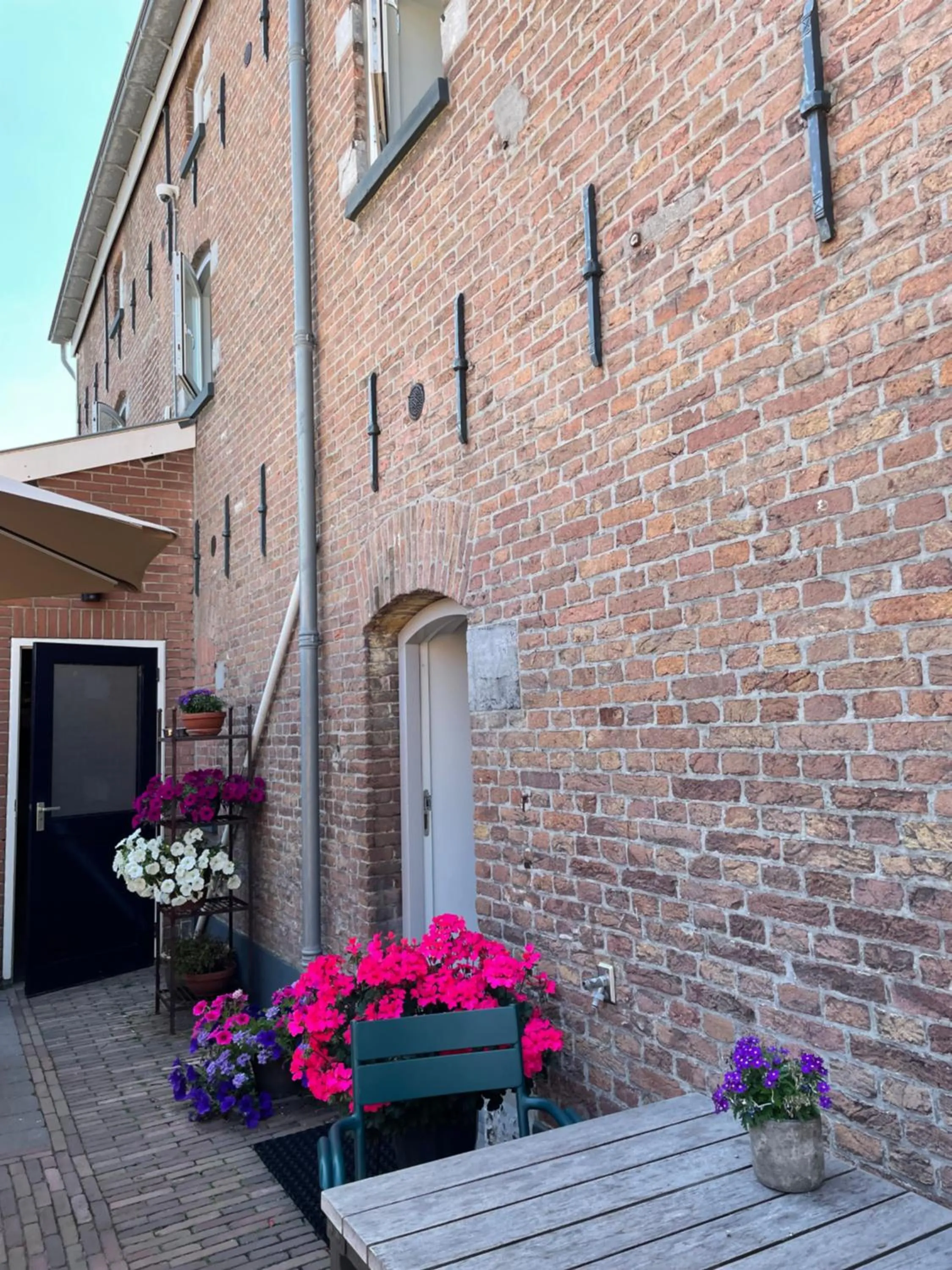 Restaurant/places to eat in Hotel De Gravin