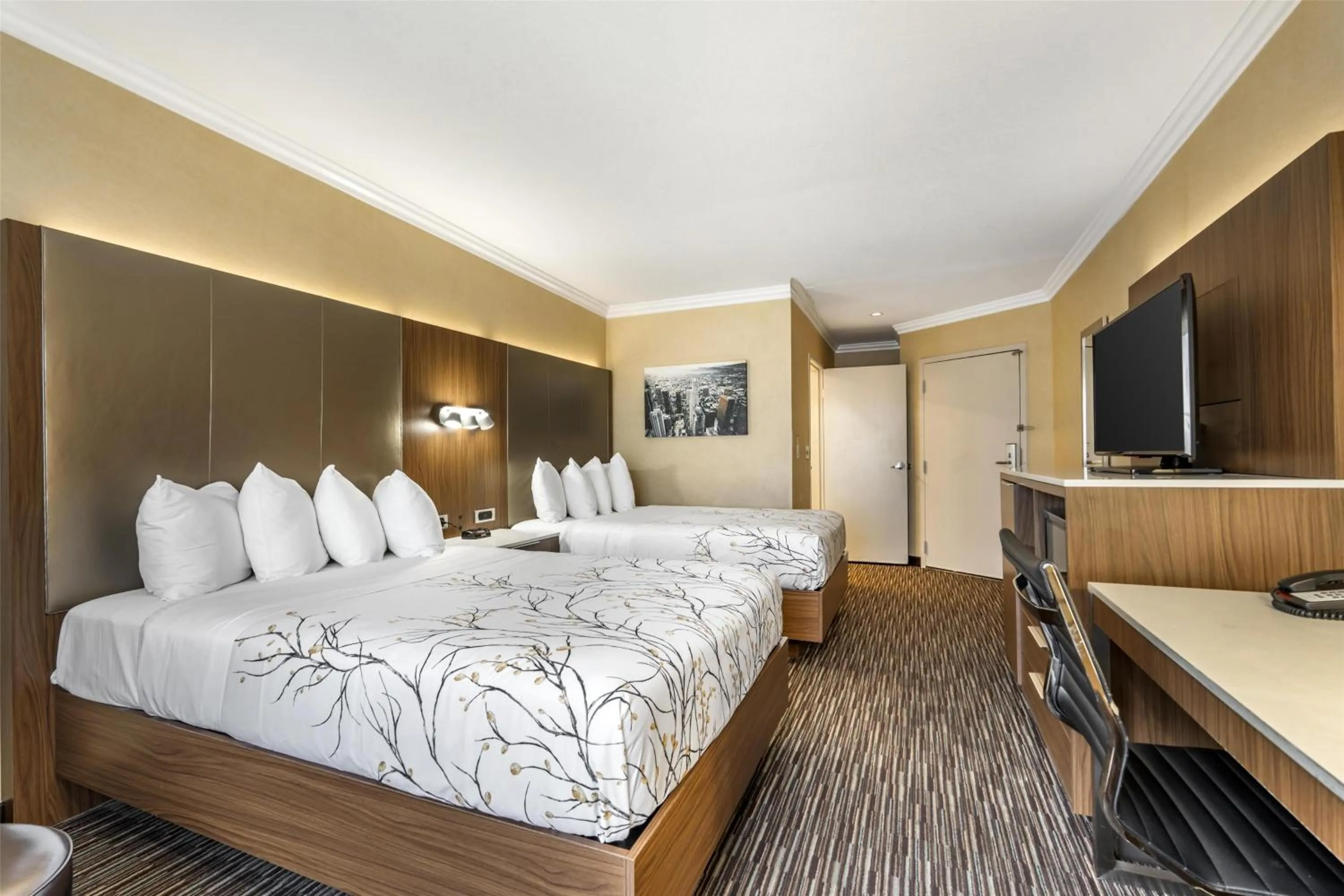 Bedroom, Bed in Best Western Airpark Hotel - LAX Airport LA Stadium