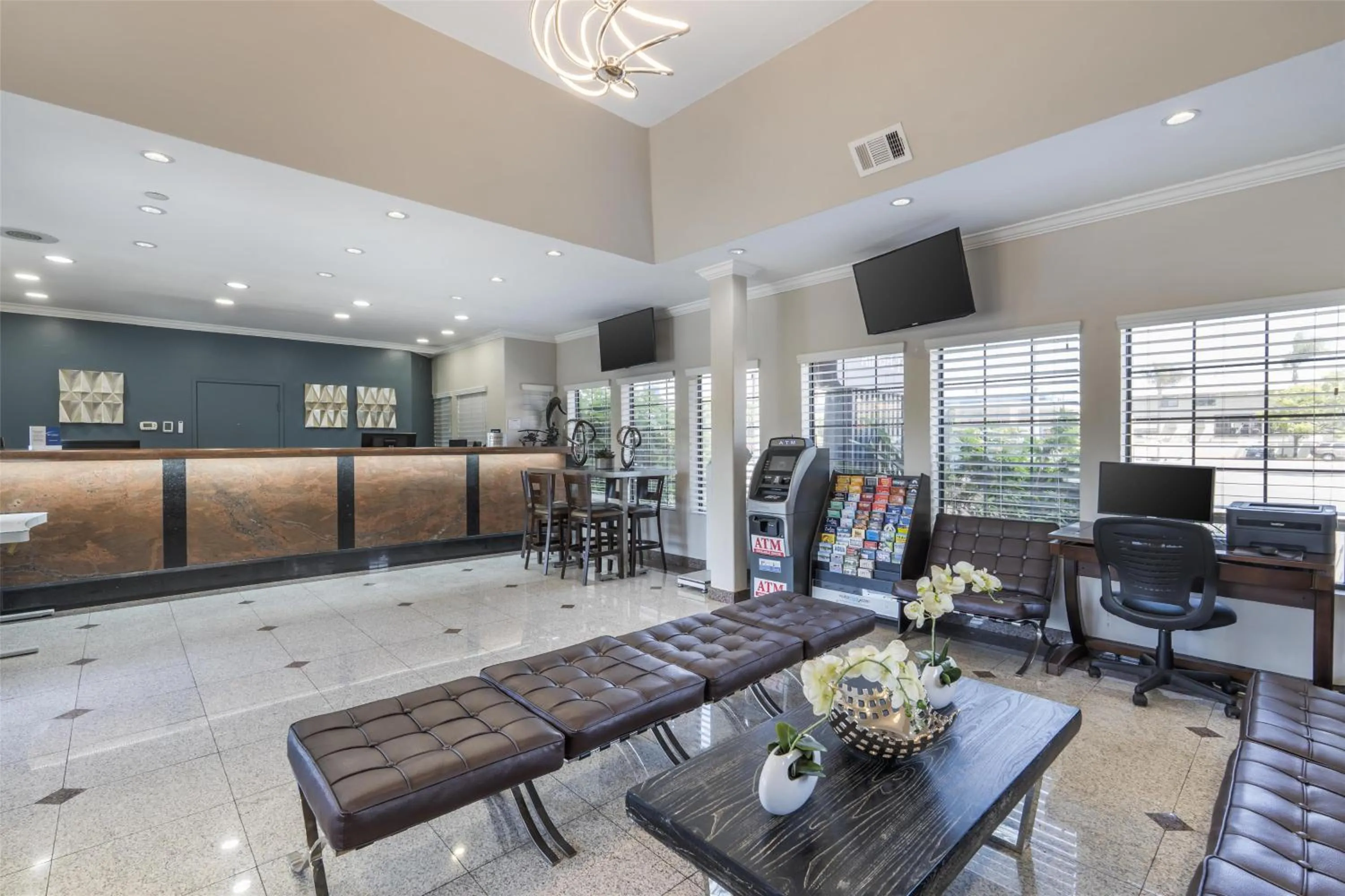 Lobby or reception in Best Western Airpark Hotel - LAX Airport LA Stadium