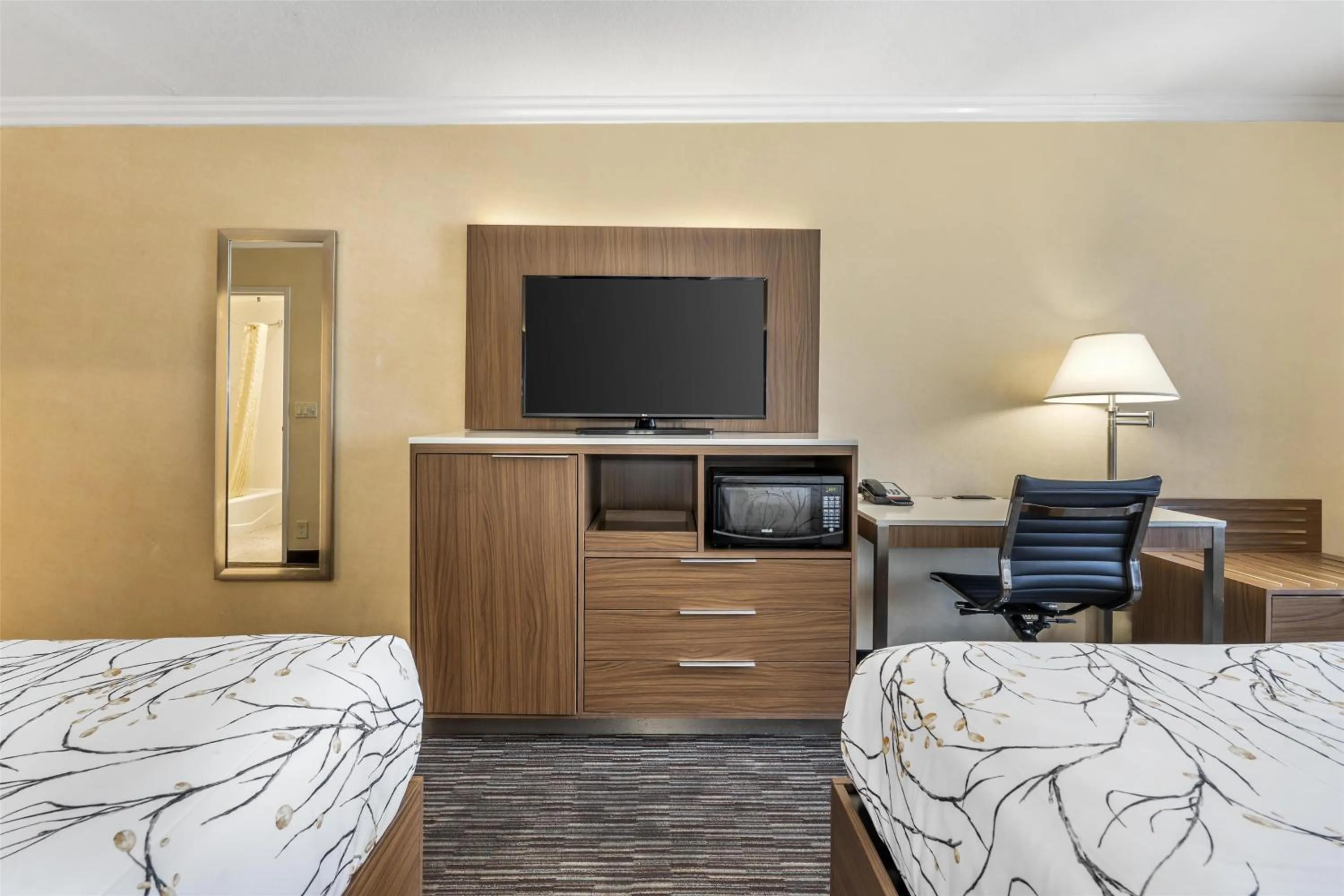 Bedroom, Bed in Best Western Airpark Hotel - LAX Airport LA Stadium