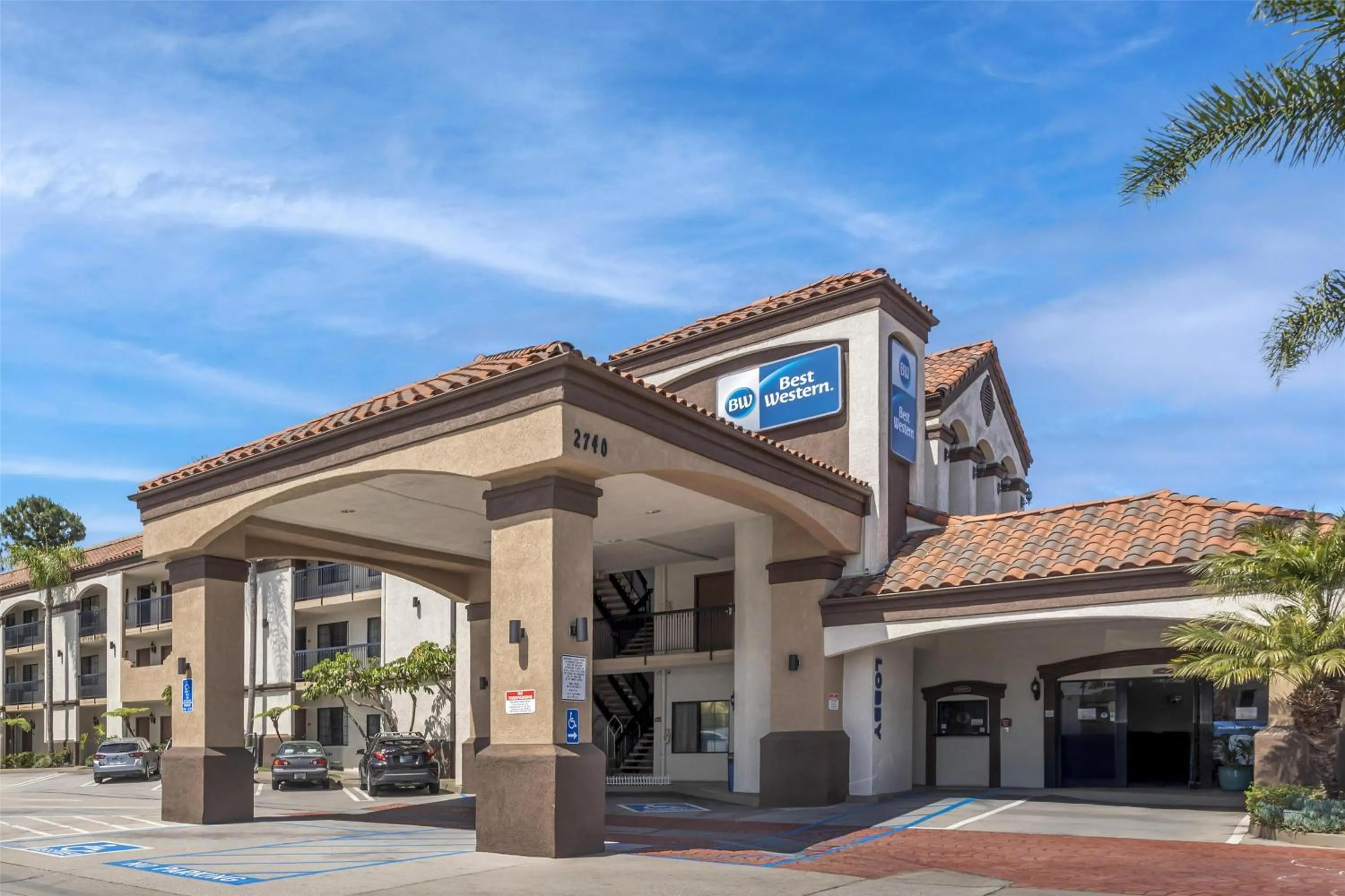 Property building in Best Western Redondo Beach Galleria Inn Hotel - Beach City LA