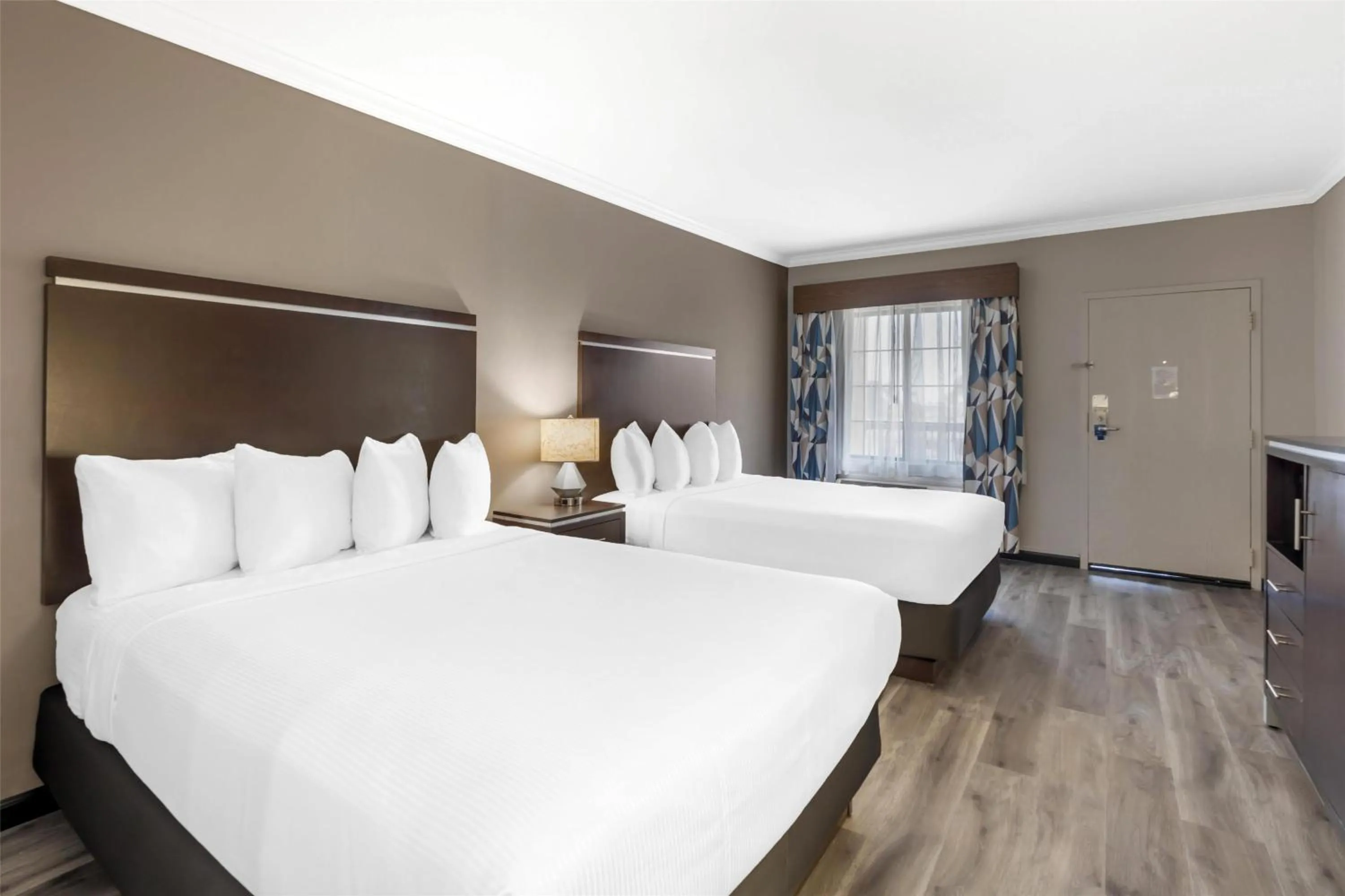 Bedroom, Bed in Best Western Redondo Beach Galleria Inn Hotel - Beach City LA