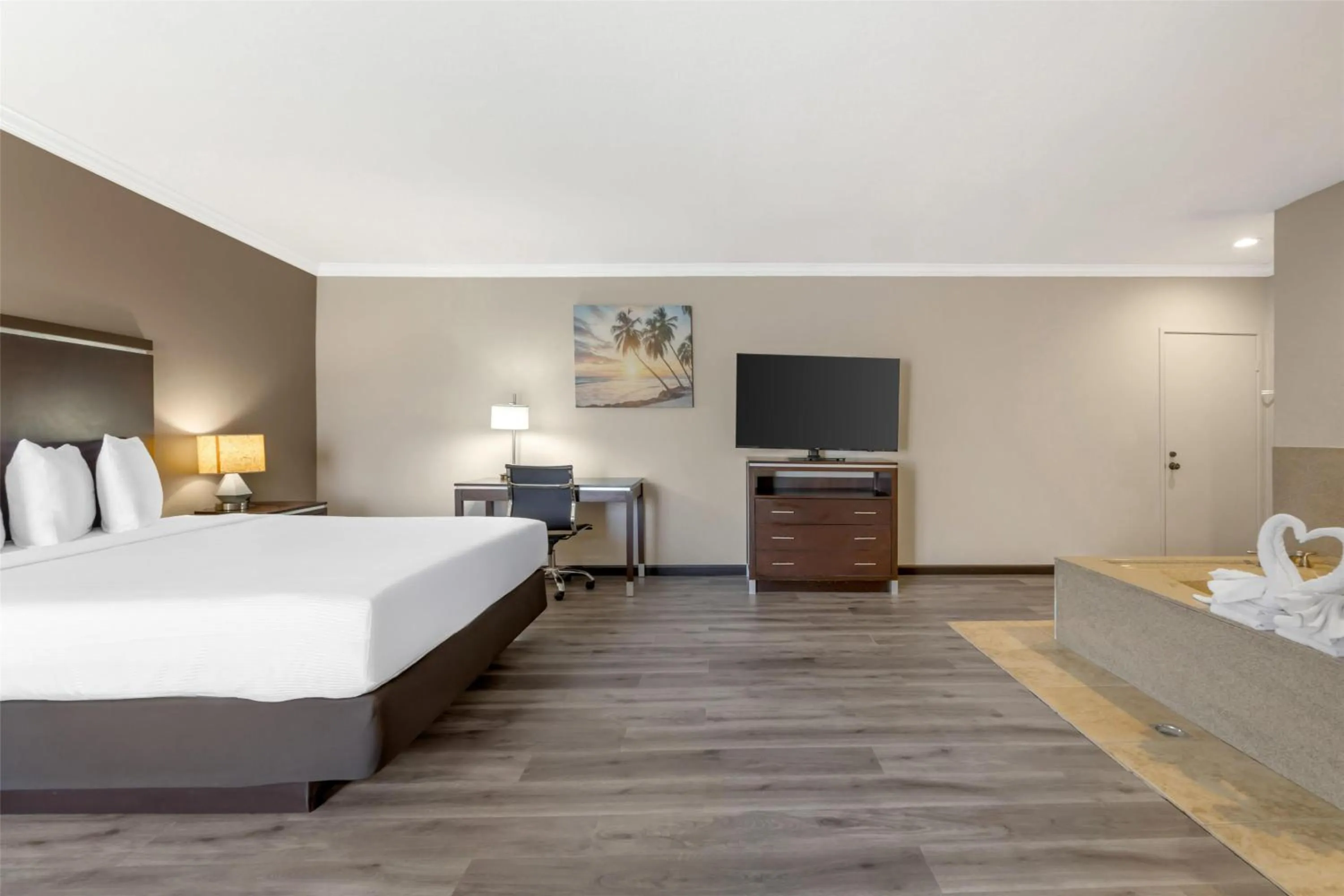 Bedroom, Bed in Best Western Redondo Beach Galleria Inn Hotel - Beach City LA