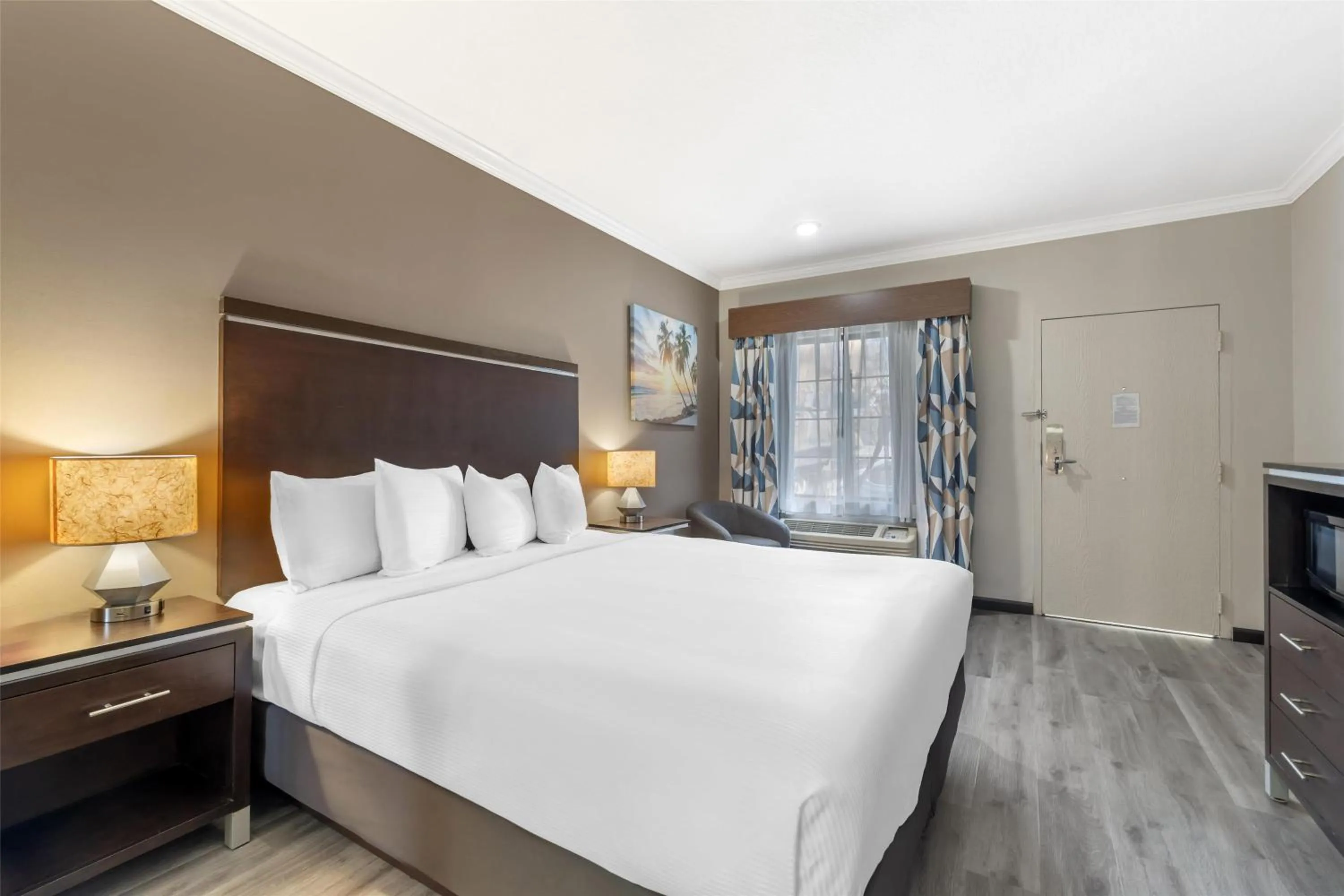 Bedroom, Bed in Best Western Redondo Beach Galleria Inn Hotel - Beach City LA