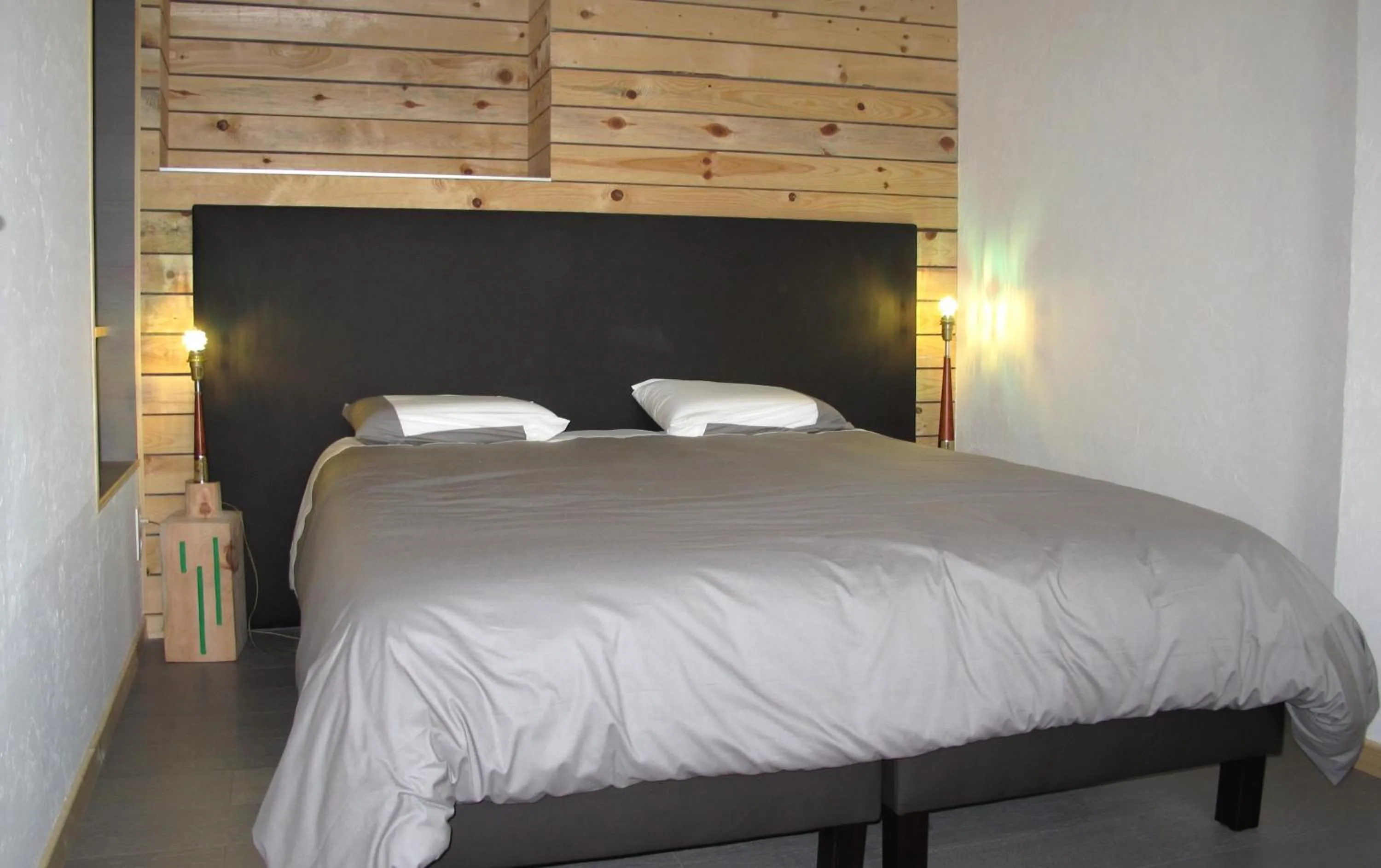 Bedroom, Bed in Stone Station