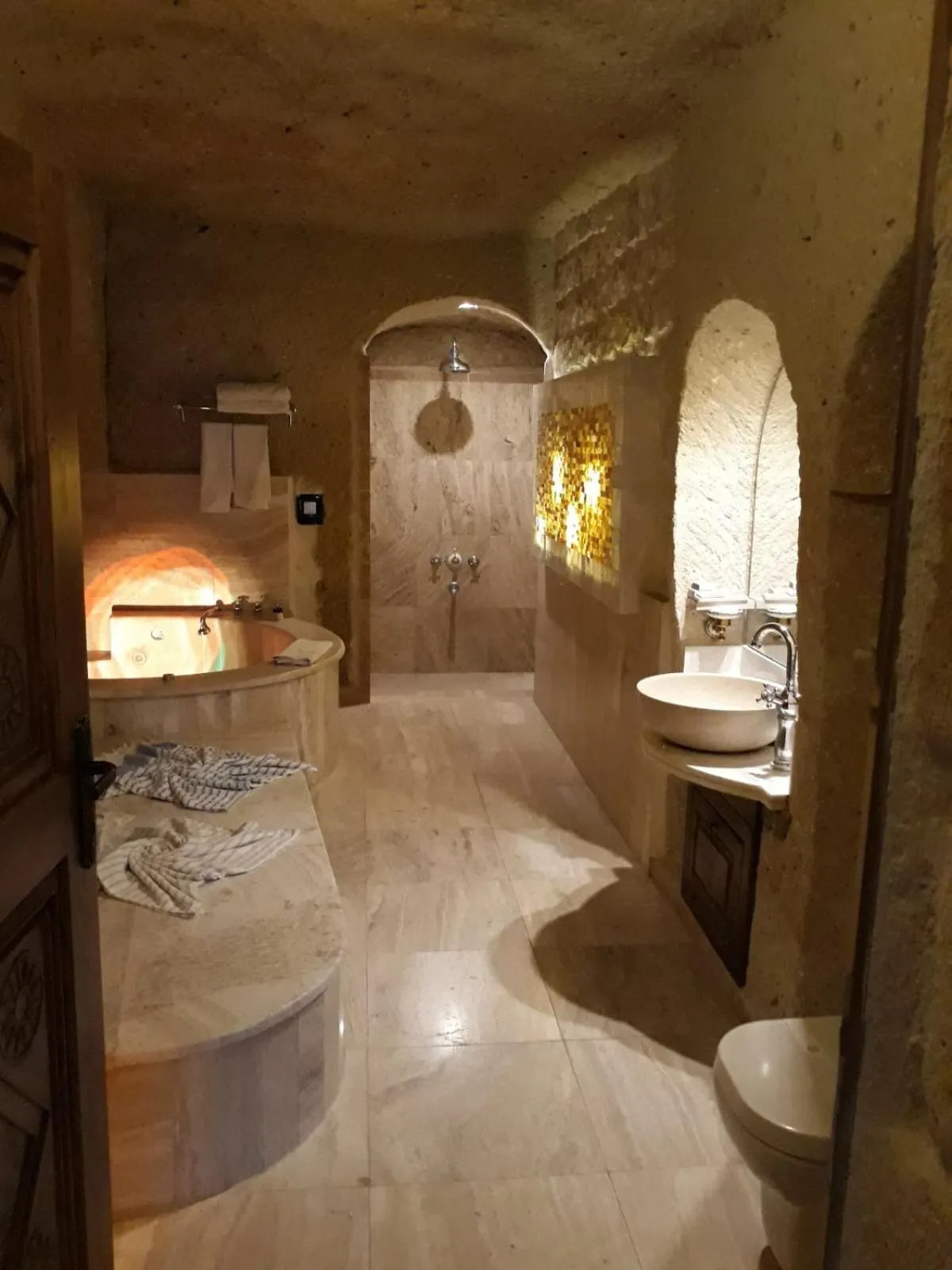 Bathroom in Oread Cave Suites