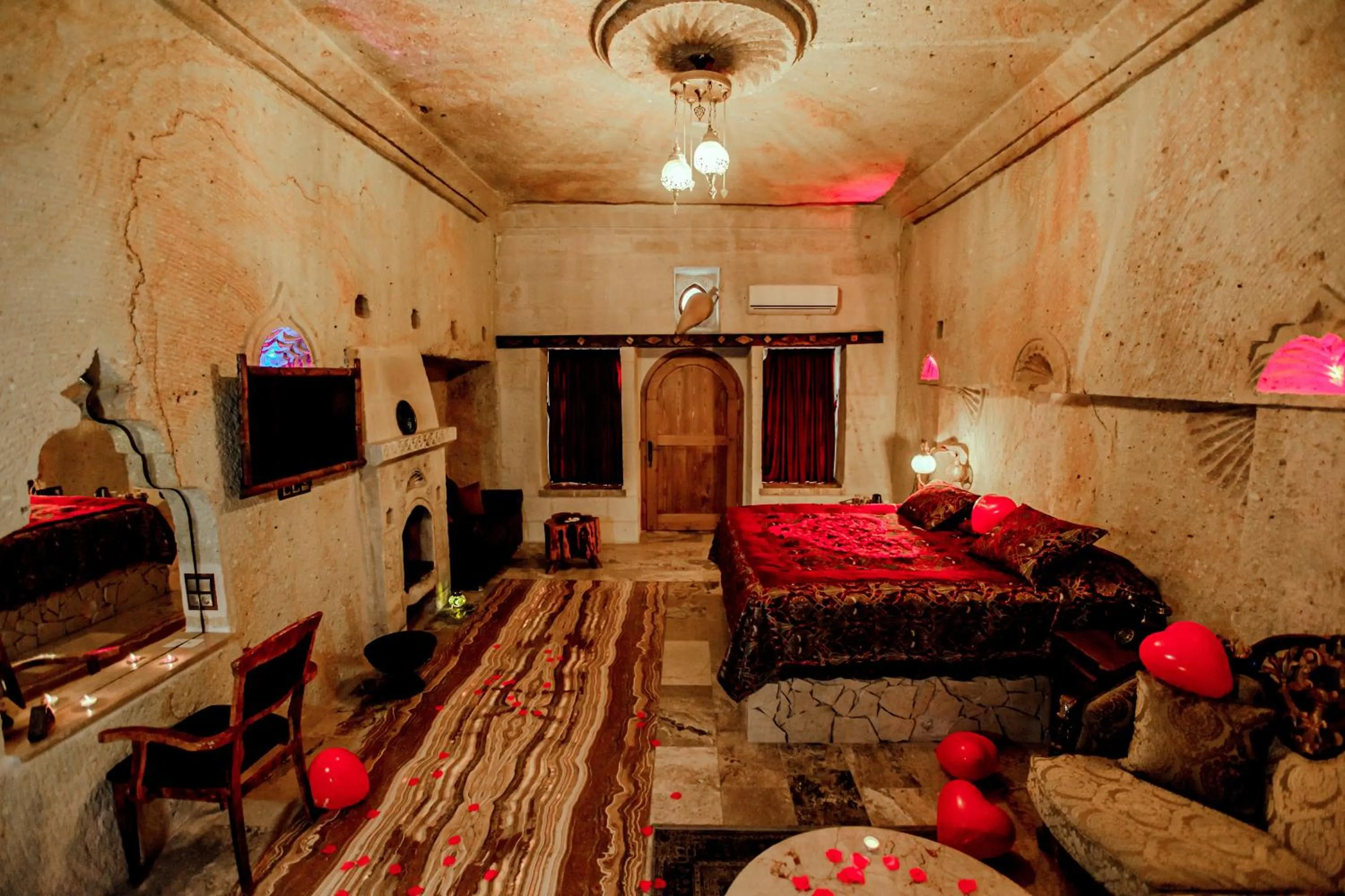 Massage in Oread Cave Suites