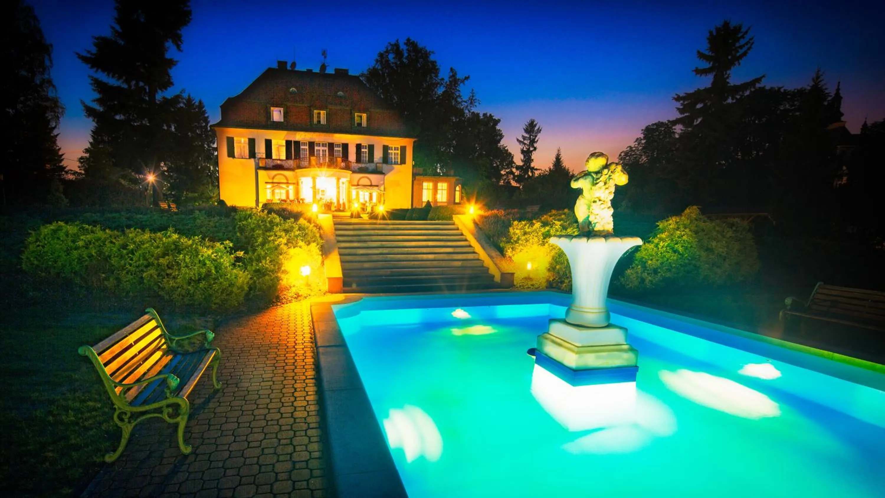 Restaurant/places to eat in Hotel Veba