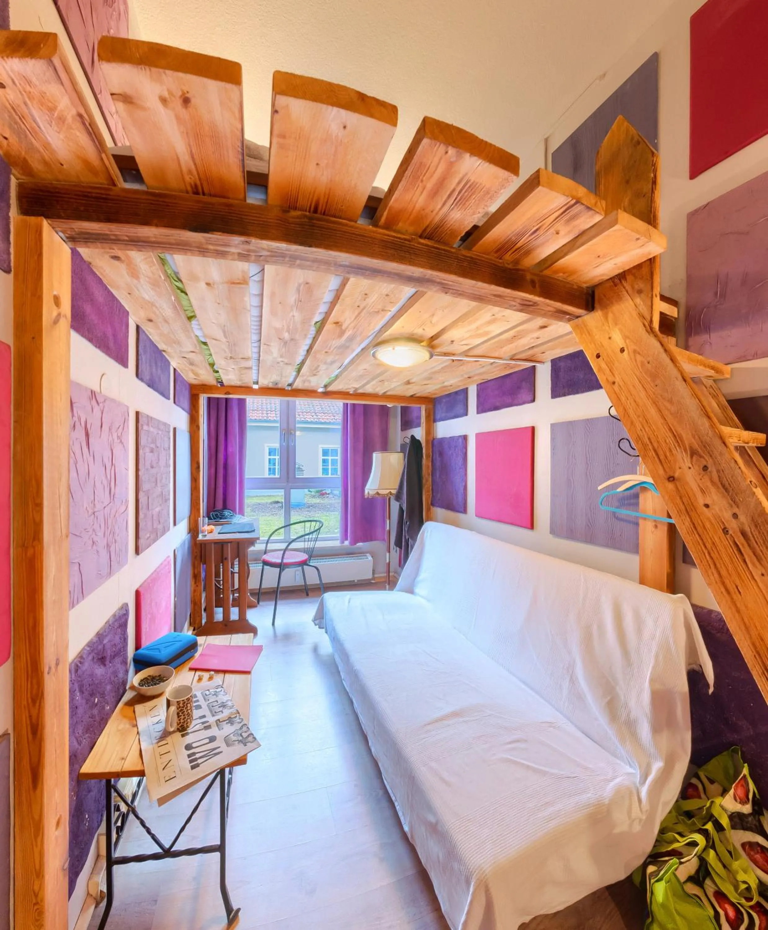 Photo of the whole room, Bed in Labyrinth Hostel Weimar