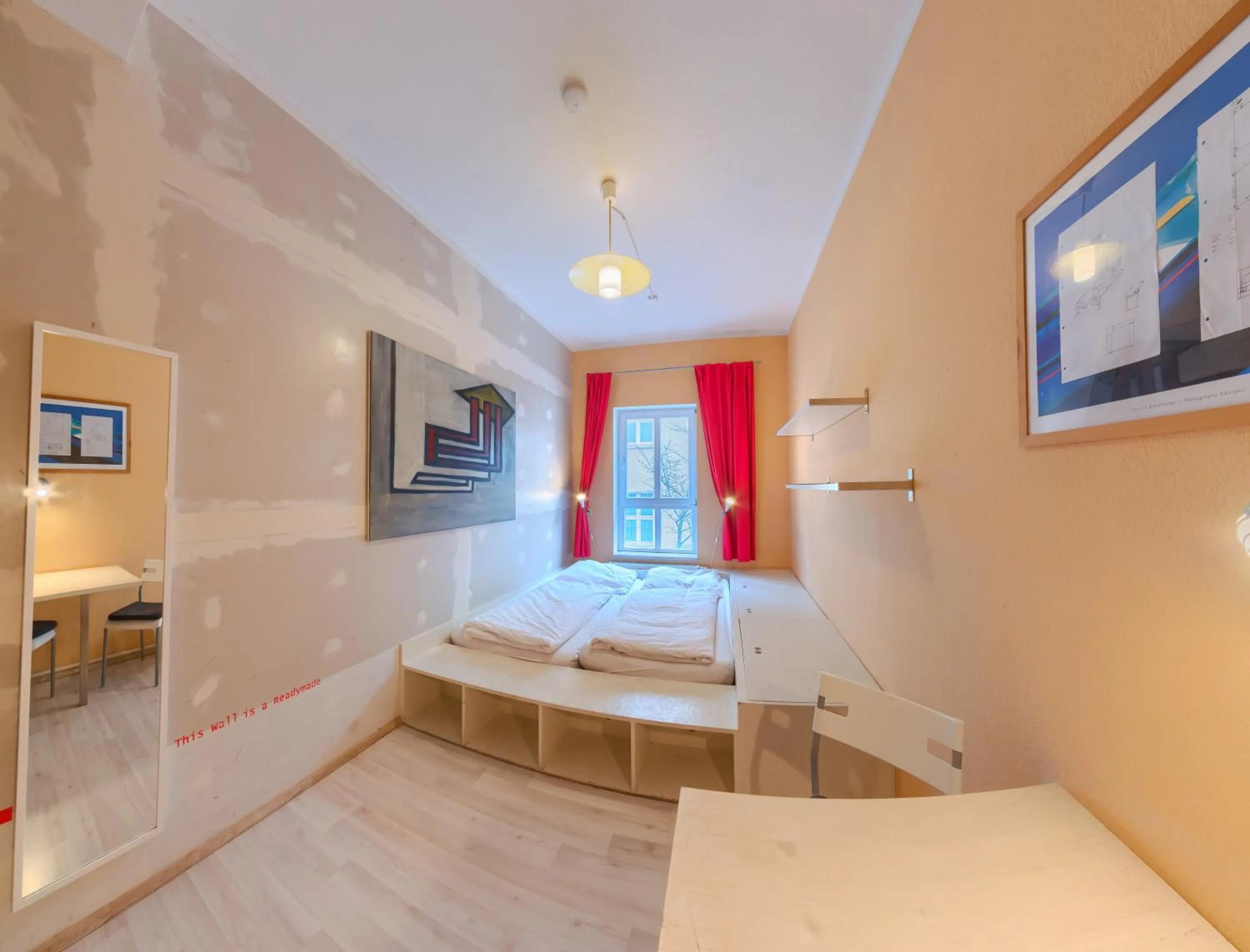 Photo of the whole room, Bed in Labyrinth Hostel Weimar