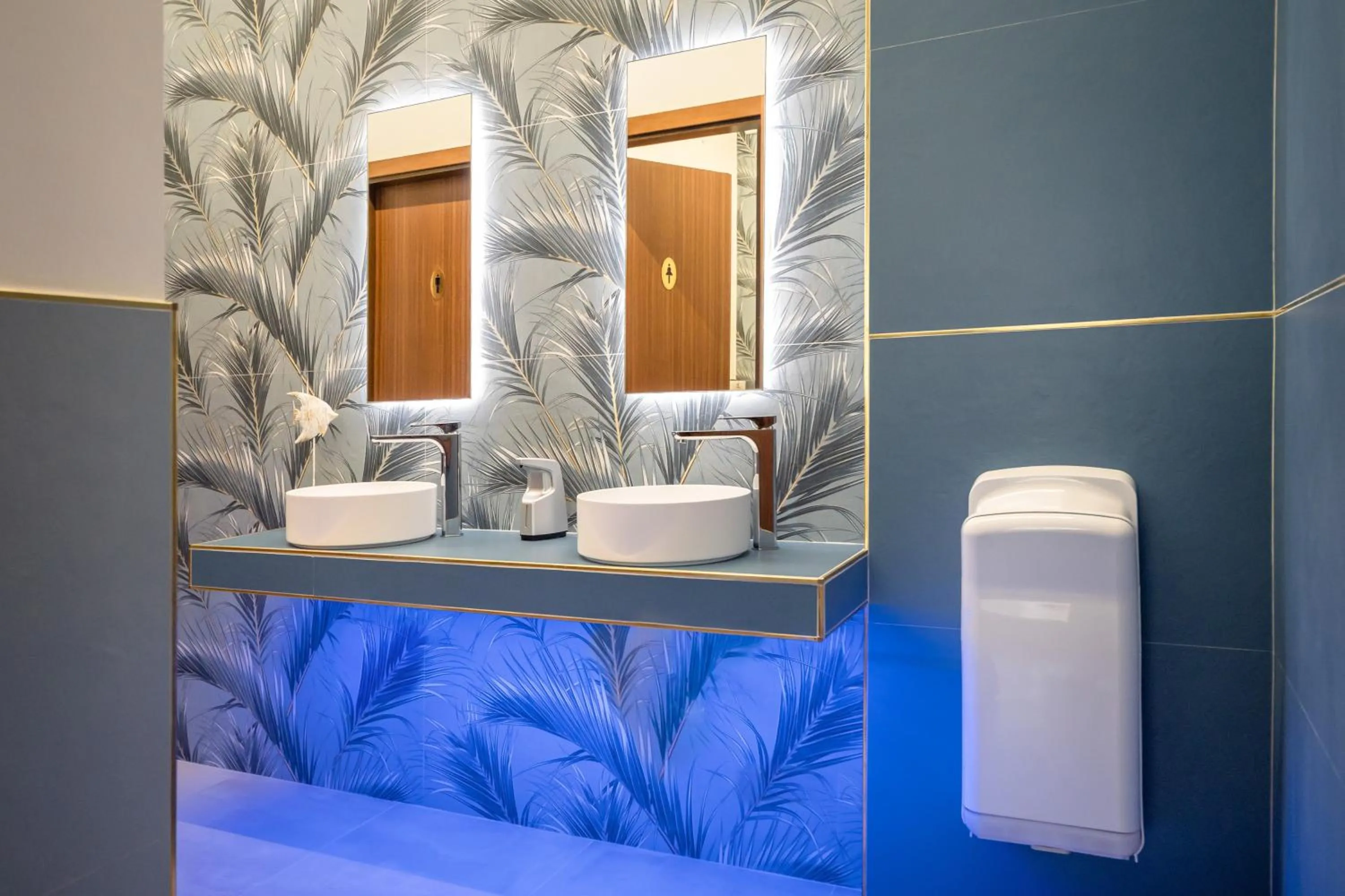 Bathroom in Hotel Coralba