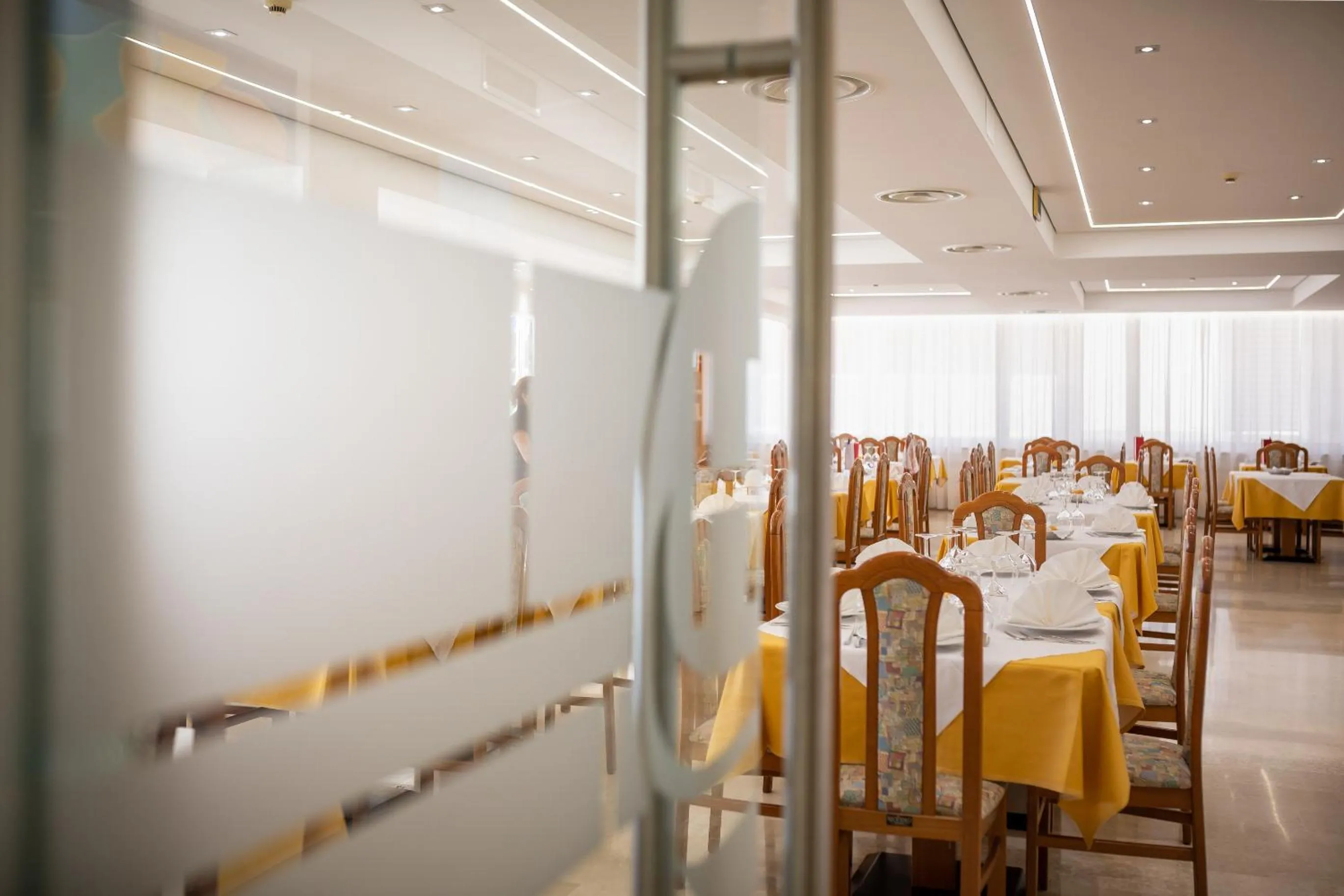 Restaurant/places to eat in Hotel Coralba