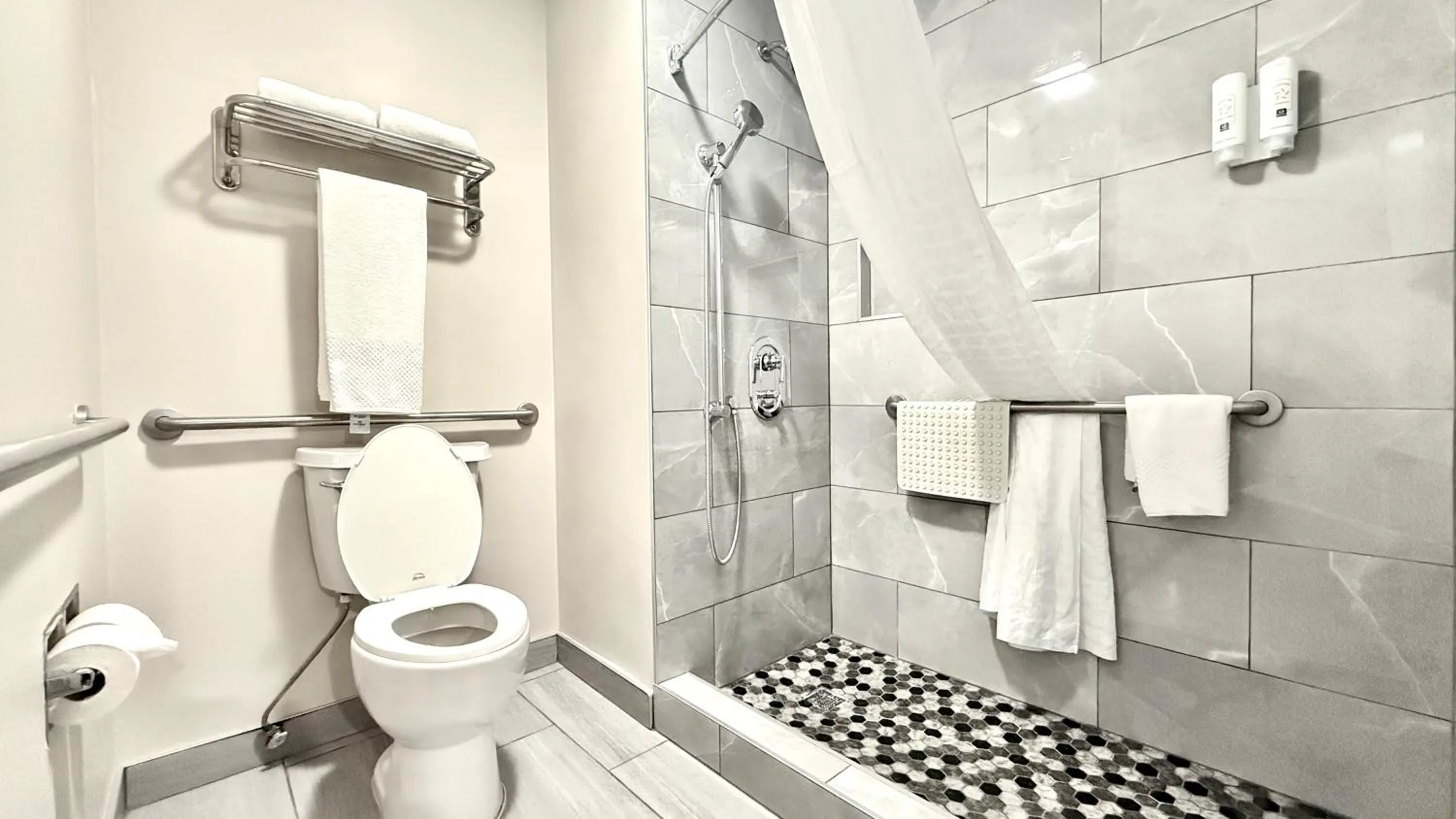 Bathroom in Quality Inn & Suites Los Angeles Airport - LAX