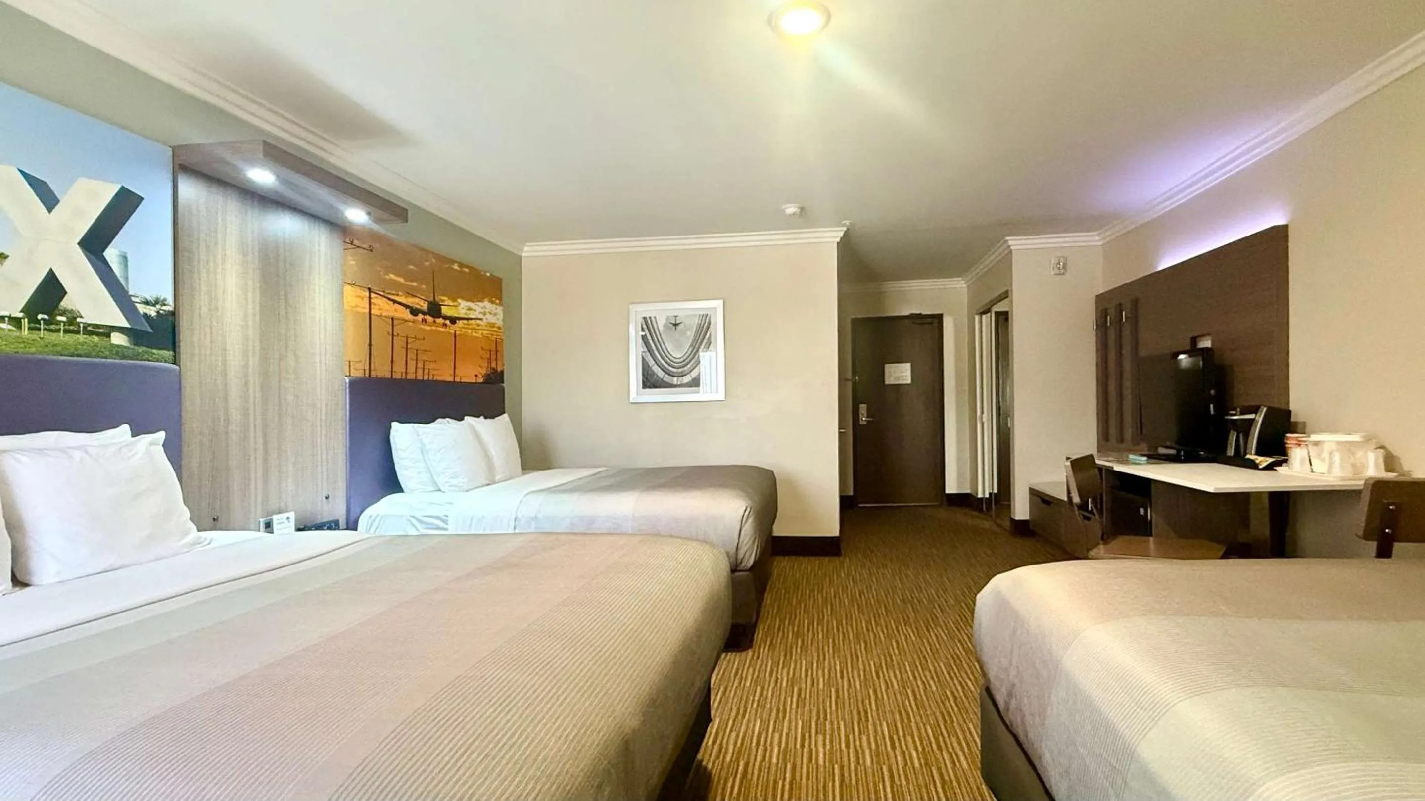 Bedroom, Bed in Quality Inn & Suites Los Angeles Airport - LAX
