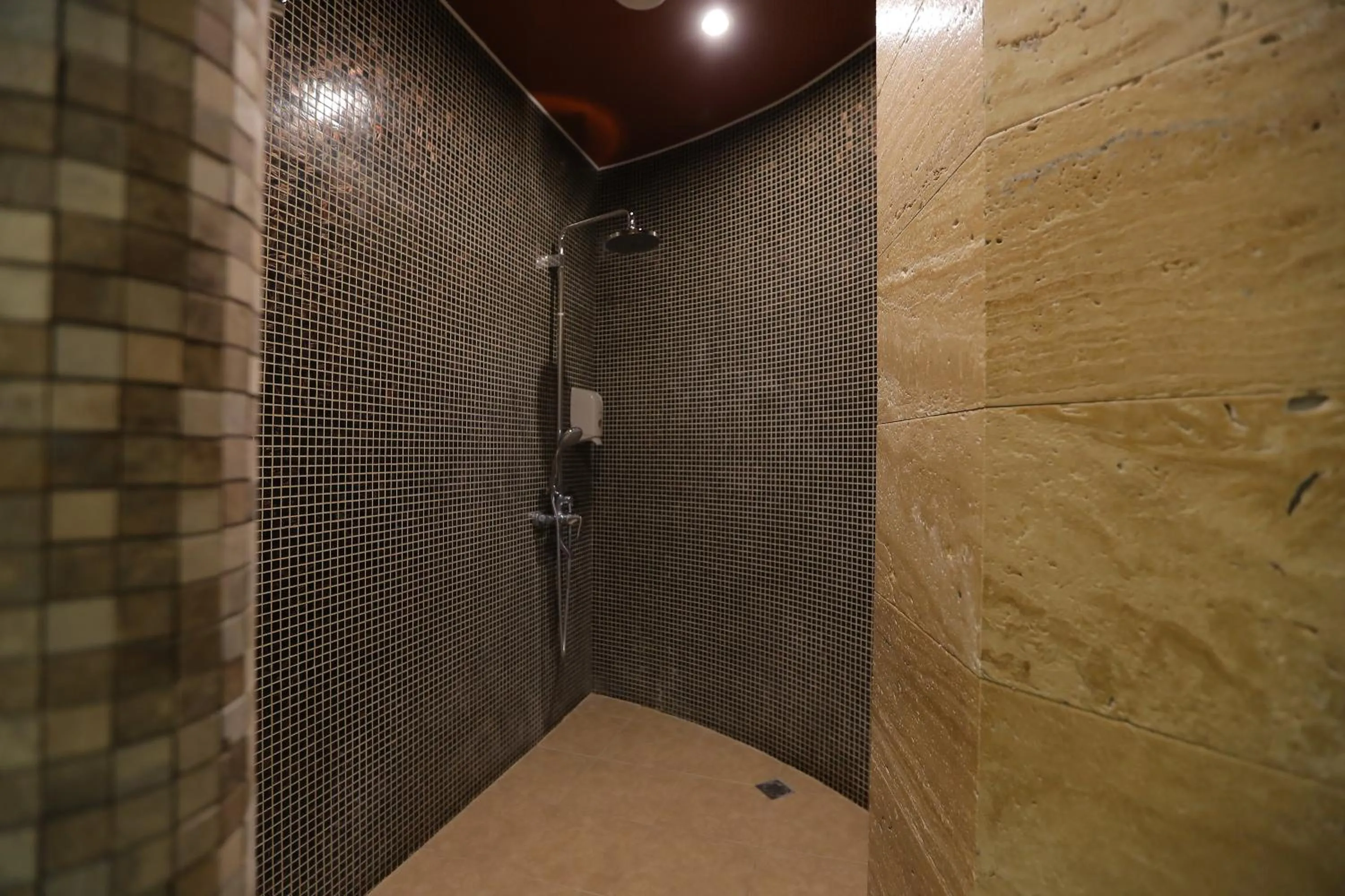 Shower in Aghveran Ararat Resort Hotel