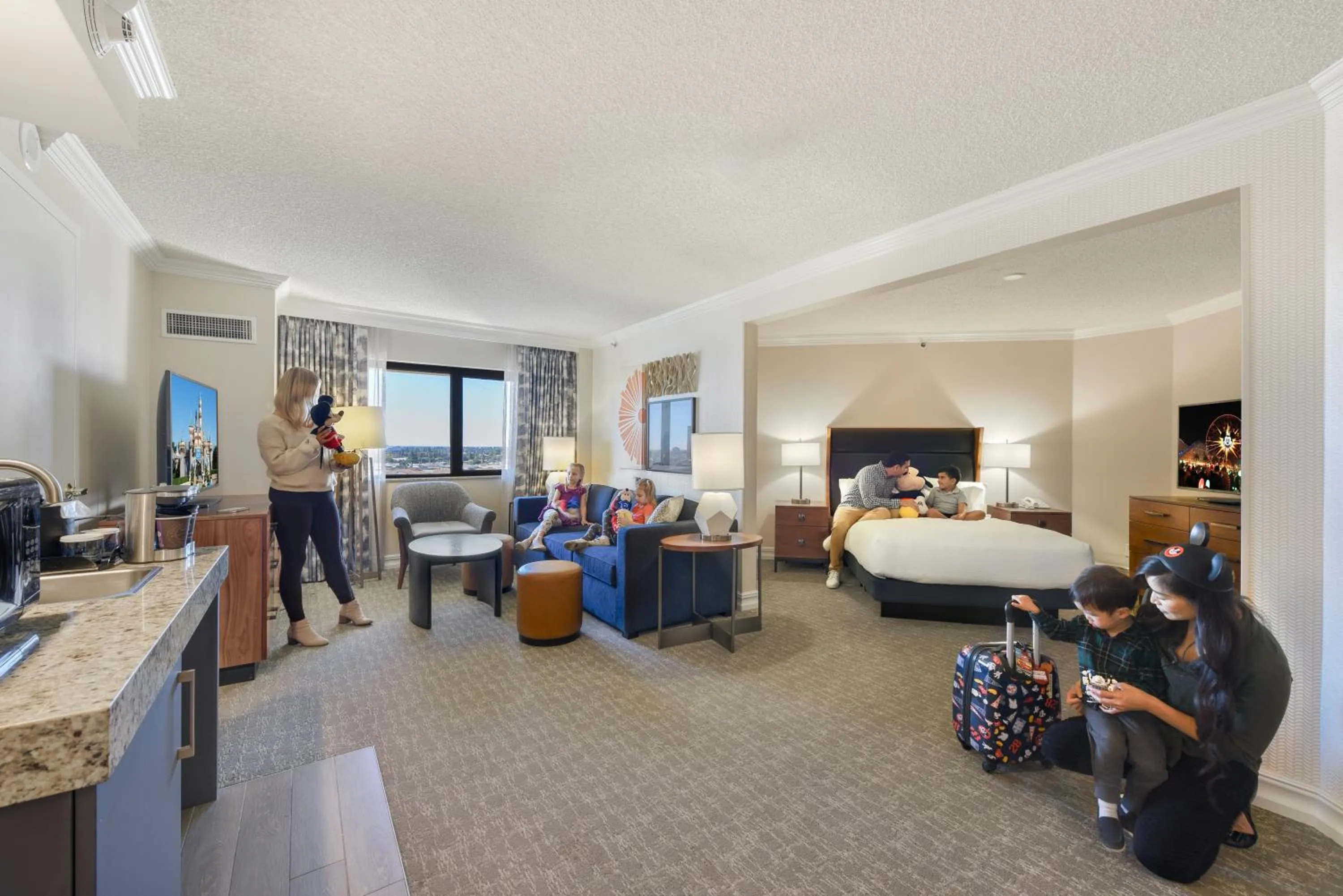 Bedroom, Bed in Embassy Suites by Hilton Anaheim-Orange