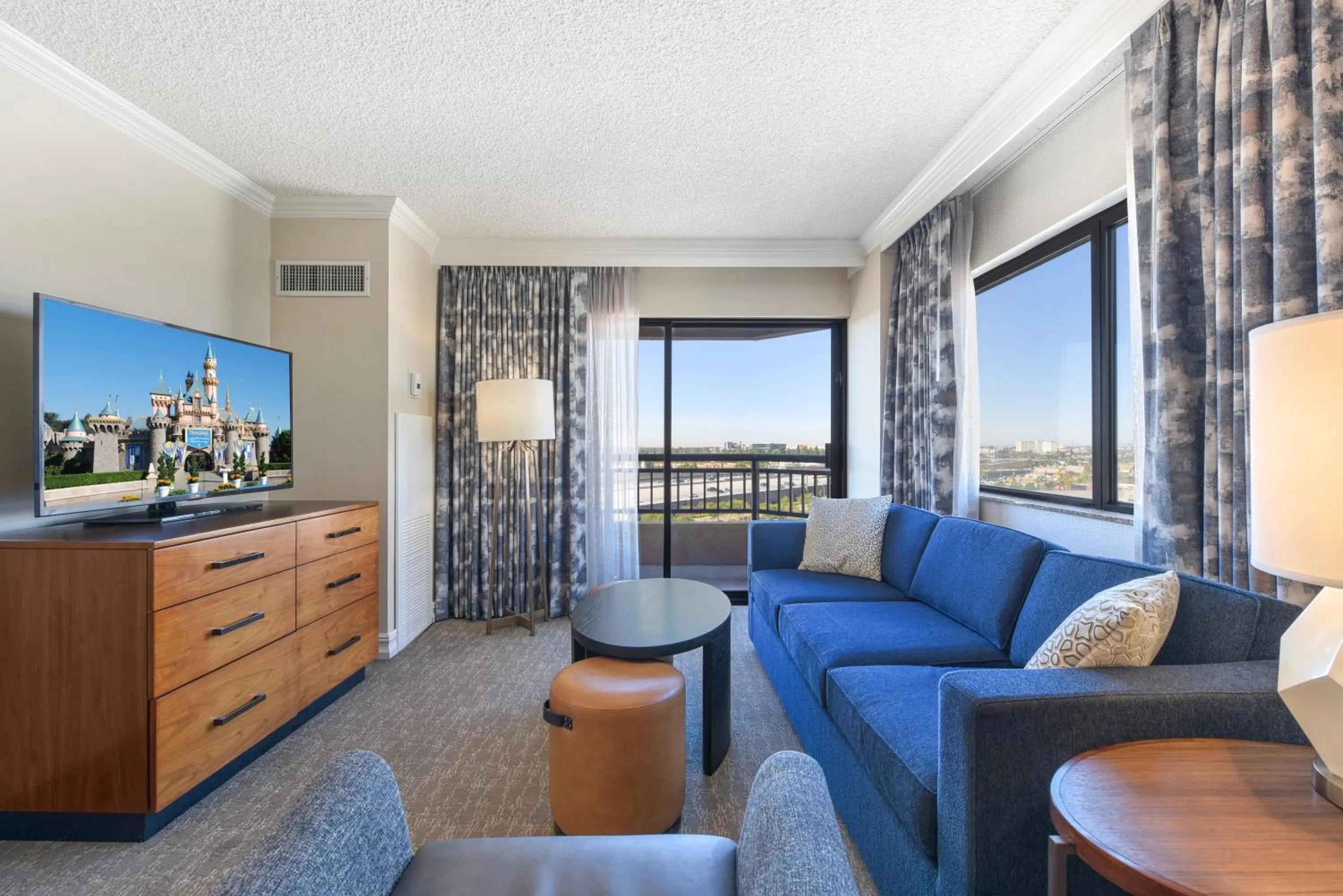 Bedroom in Embassy Suites by Hilton Anaheim-Orange