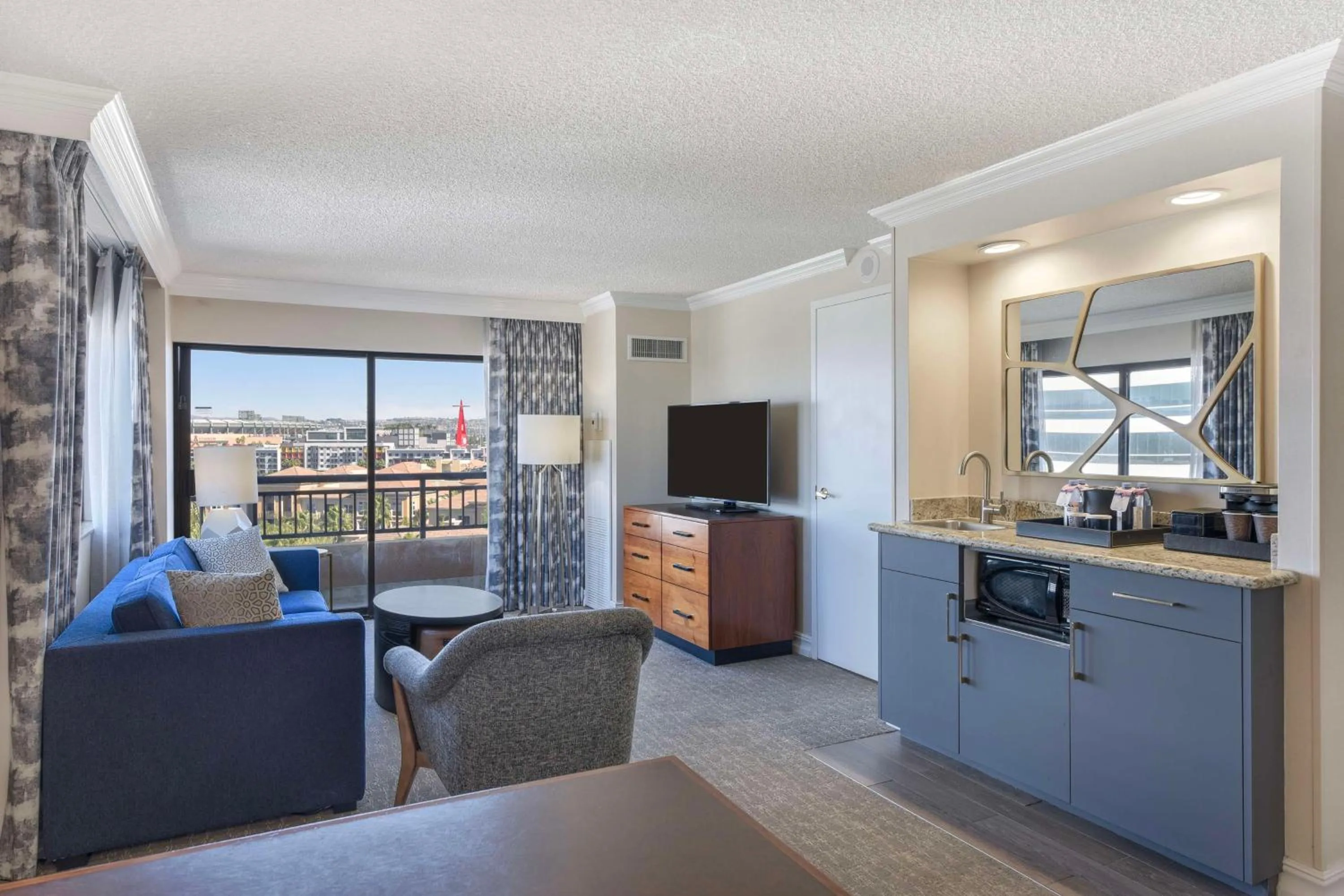 Living room in Embassy Suites by Hilton Anaheim-Orange