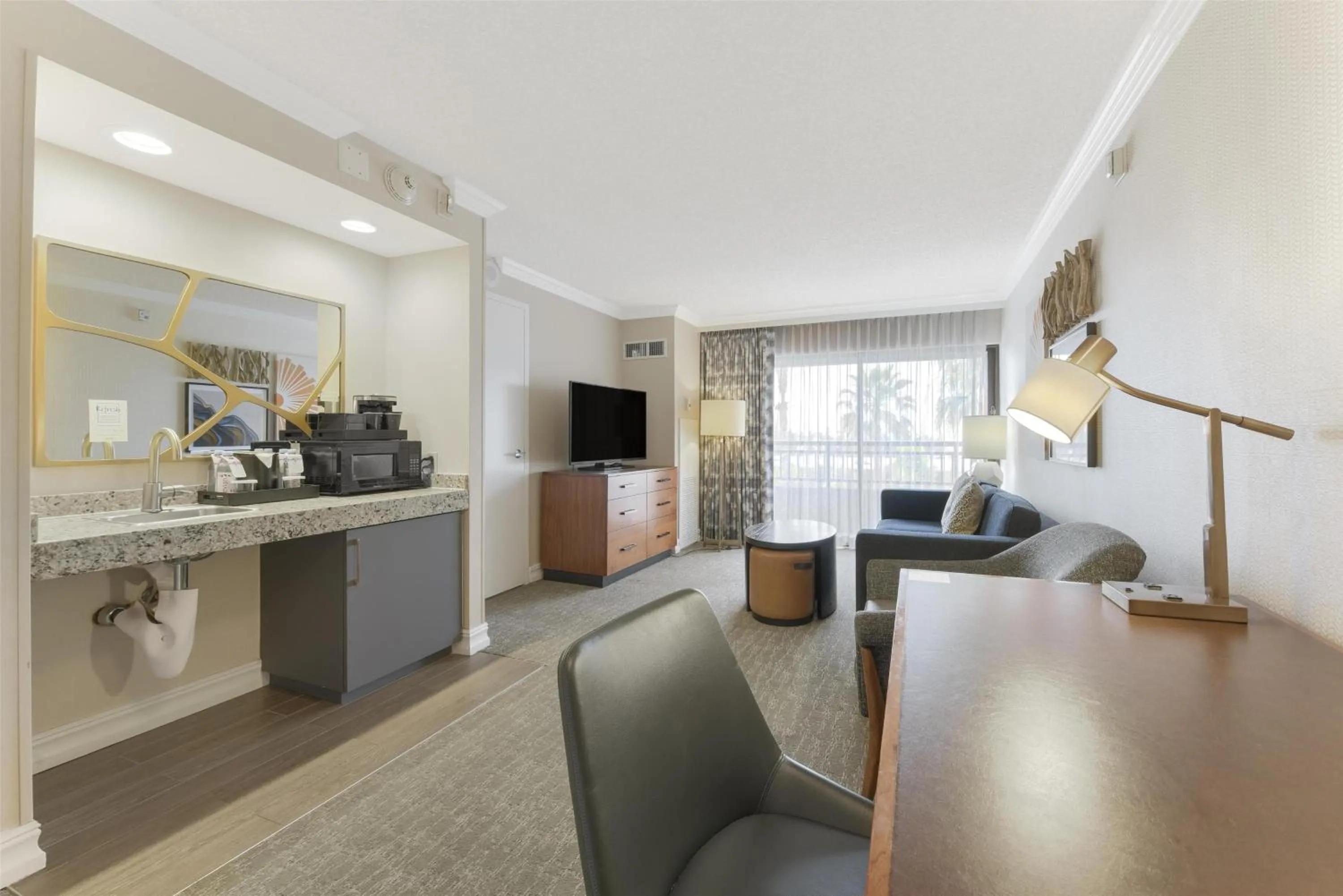 Bedroom in Embassy Suites by Hilton Anaheim-Orange