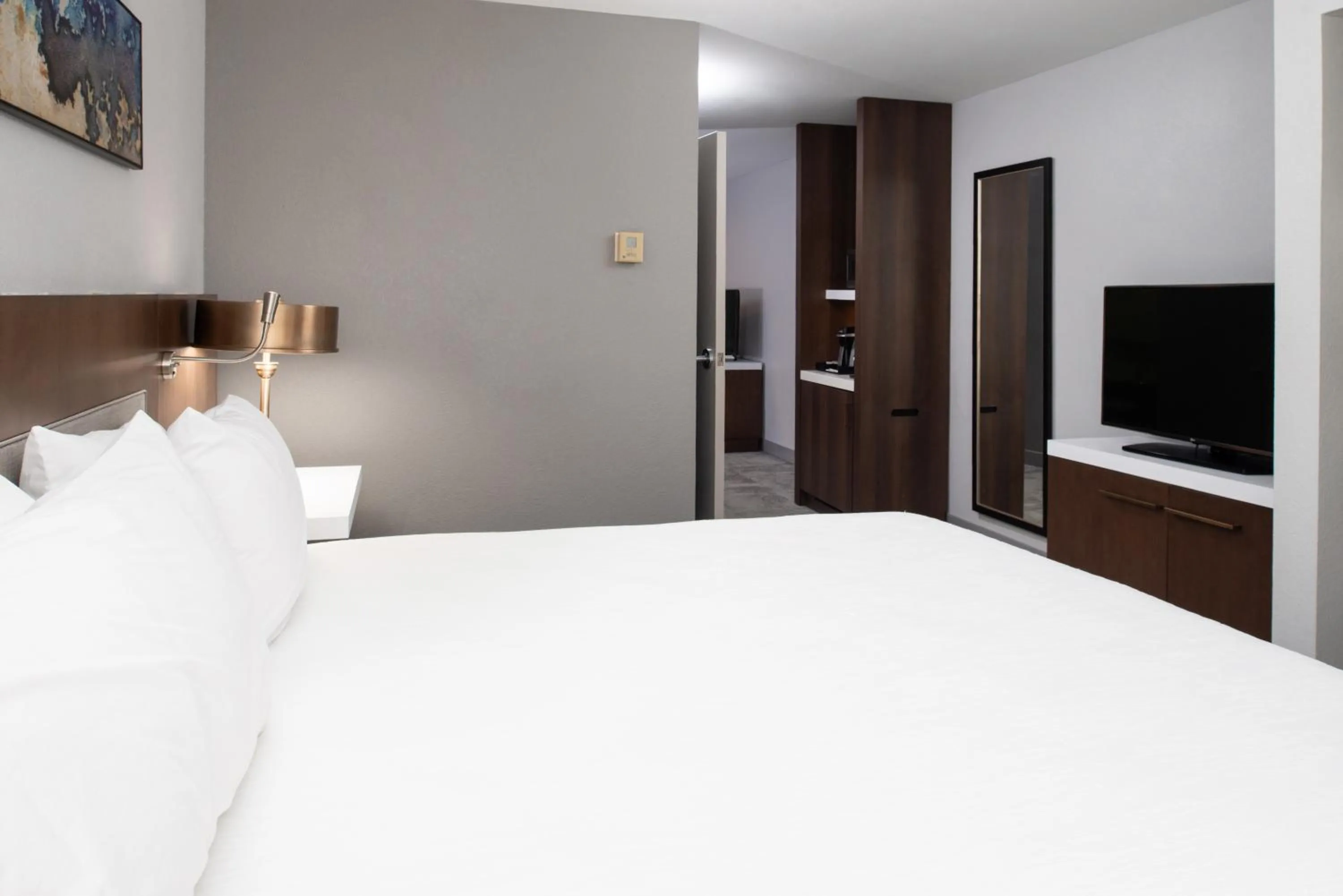 Bed in Hilton Garden Inn Baton Rouge Airport