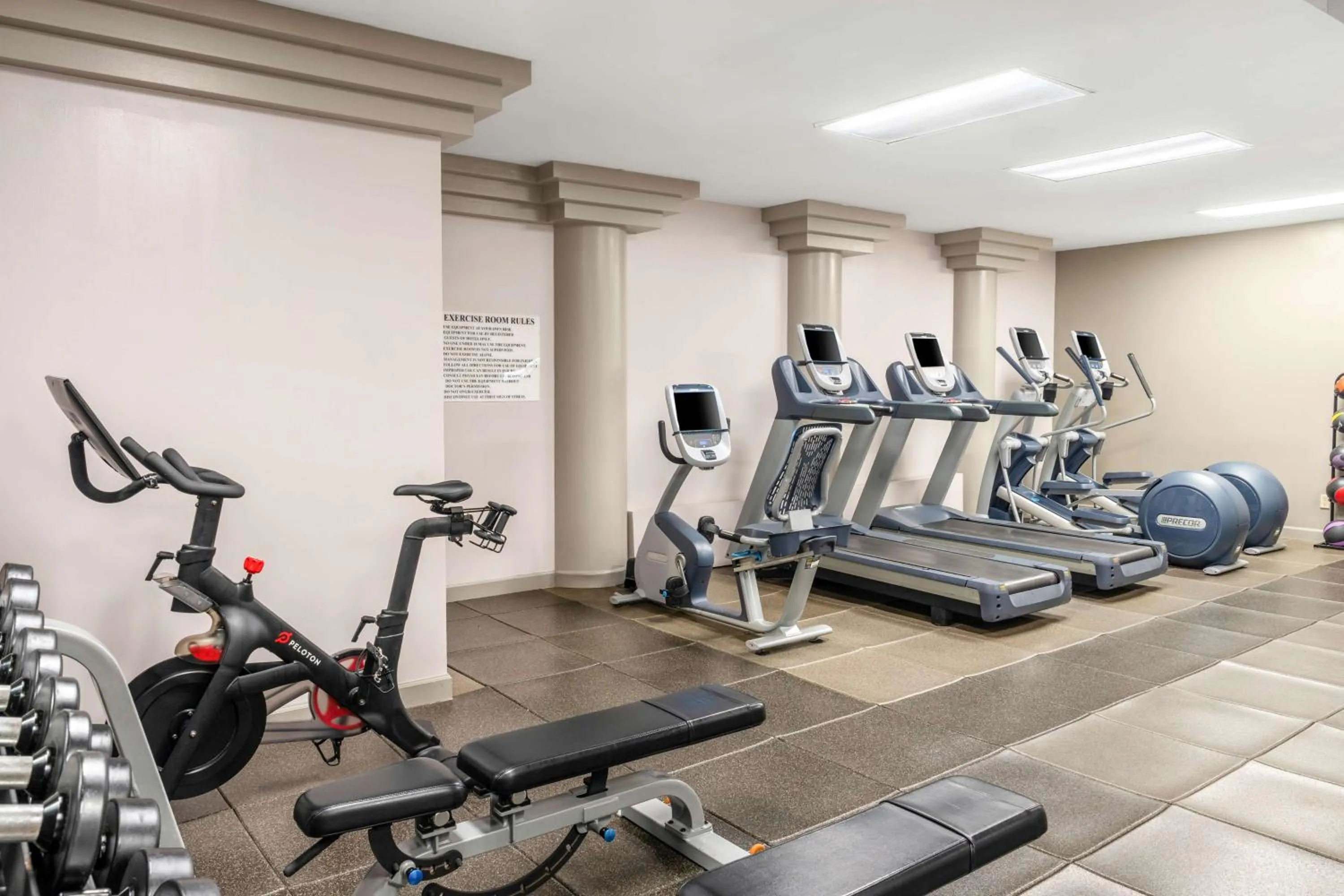 Fitness centre/facilities in Embassy Suites by Hilton Irvine Orange County Airport