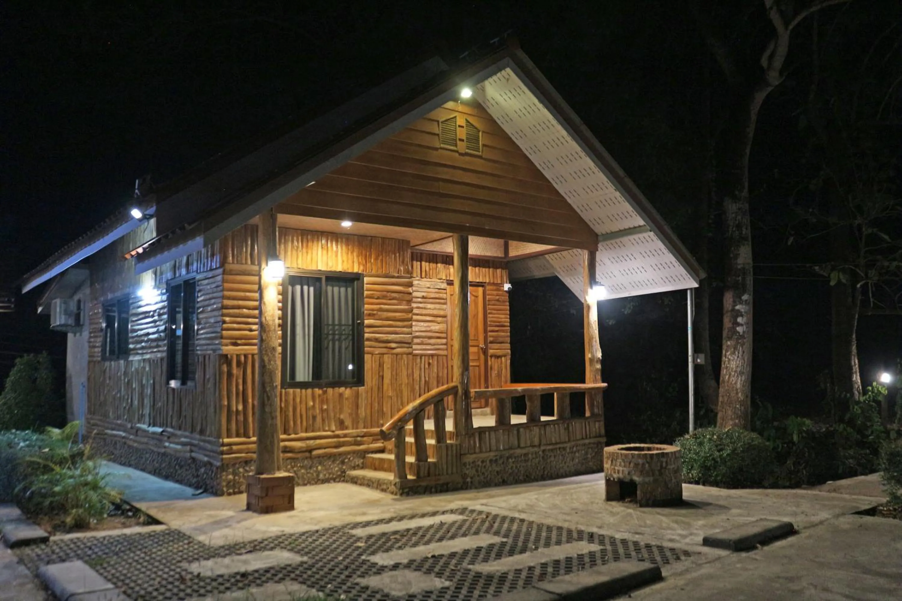 Property building in Baan Khue Wieng Resort