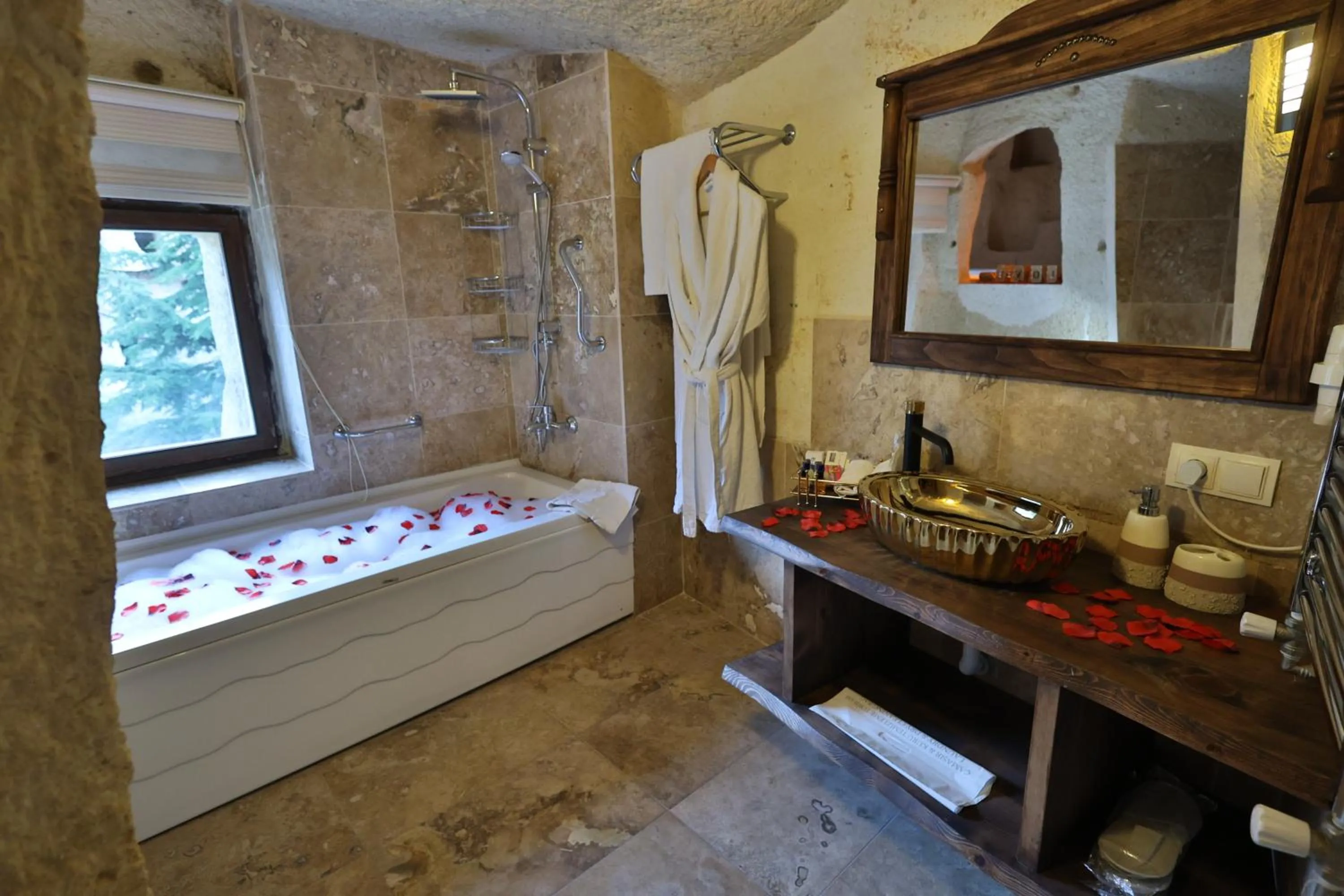 Photo of the whole room, Bed in Demisos Caves Hotel