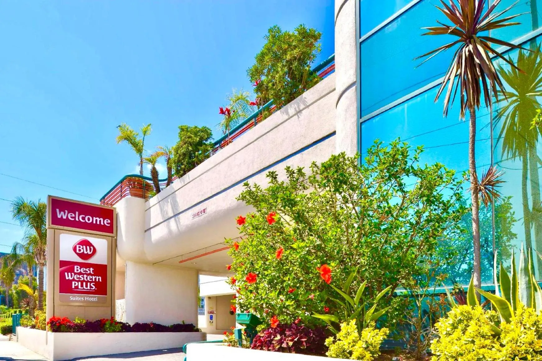 Property building in Best Western Plus Suites Hotel - Los Angeles LAX Airport