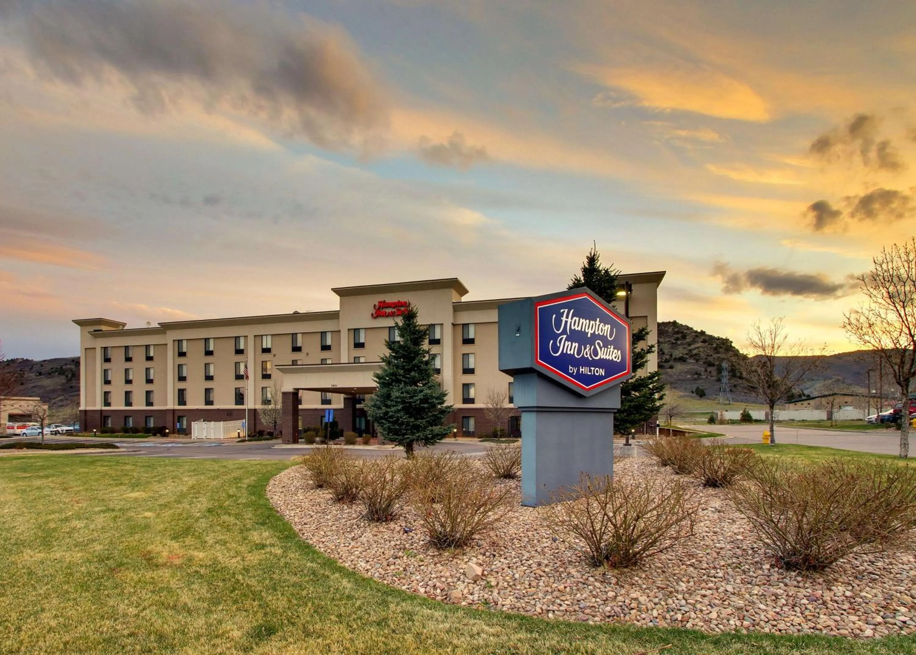 Property building in Hampton Inn & Suites Denver Littleton