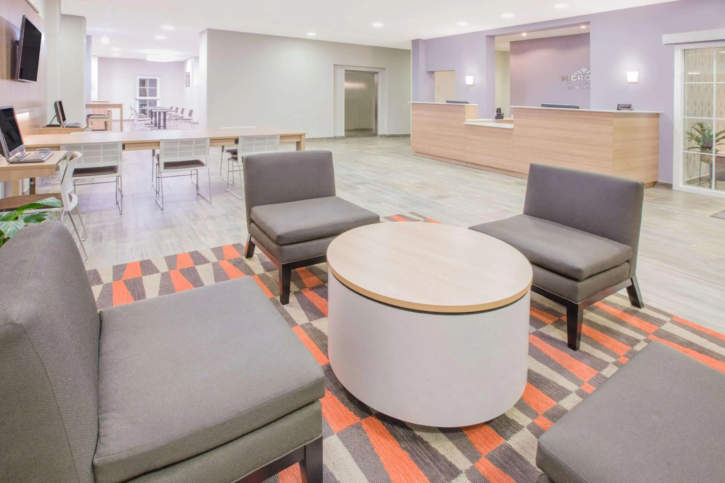 Lobby or reception in Microtel Inn & Suites by Wyndham Cuauhtemoc Campos Menonitas