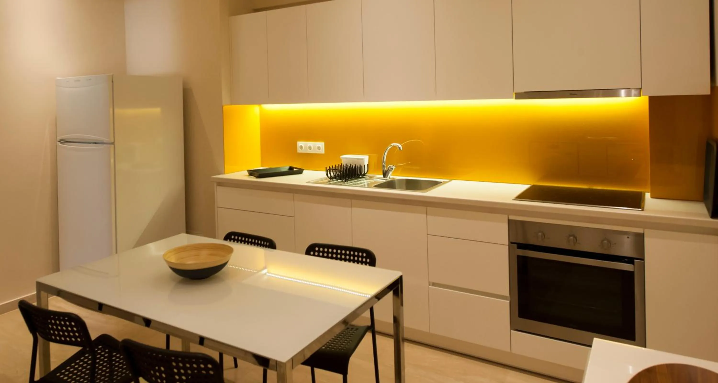Kitchen or kitchenette, Kitchen/Kitchenette in Helion Apartments