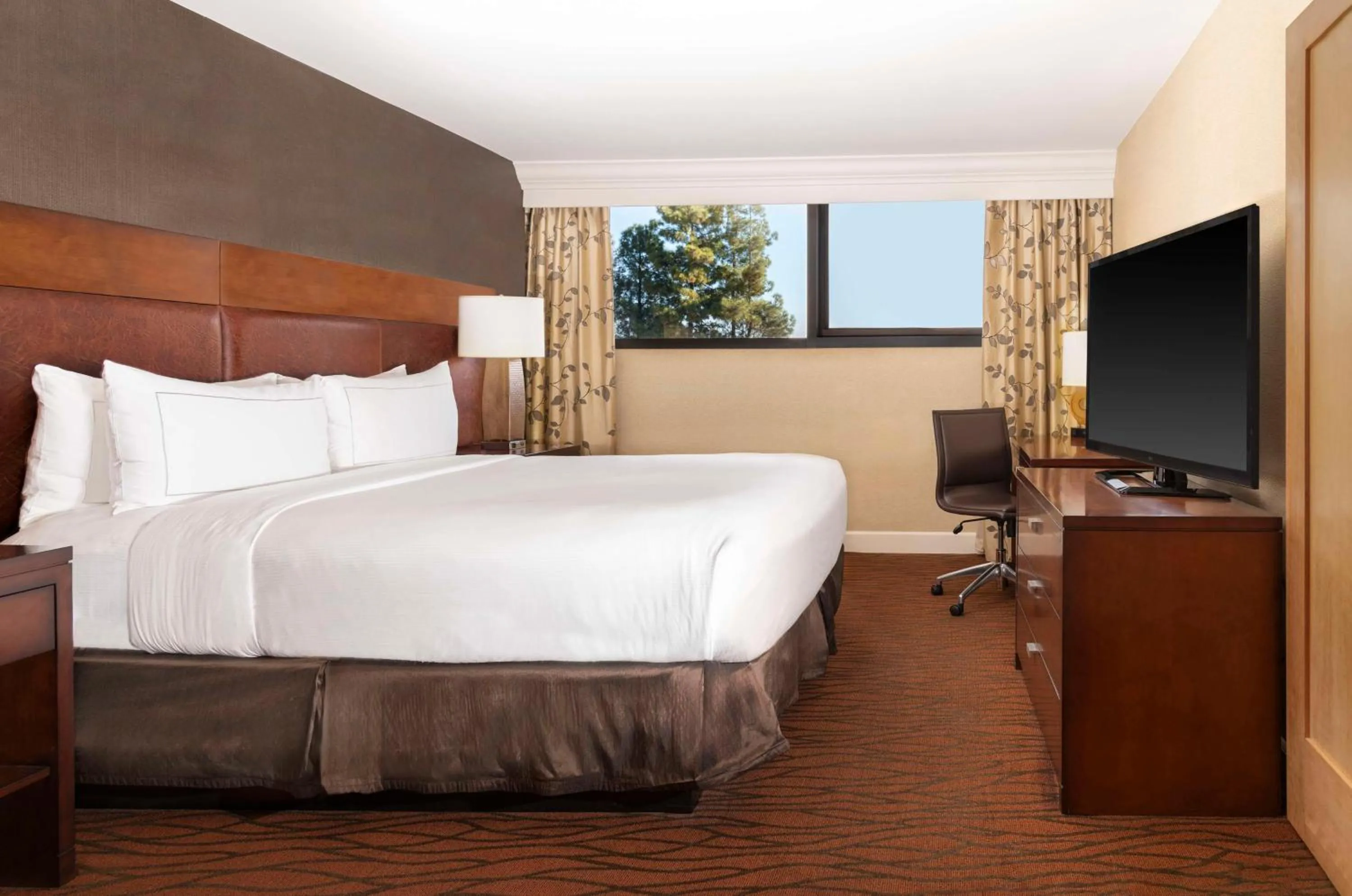 Bed in Hilton Orange County/Costa Mesa