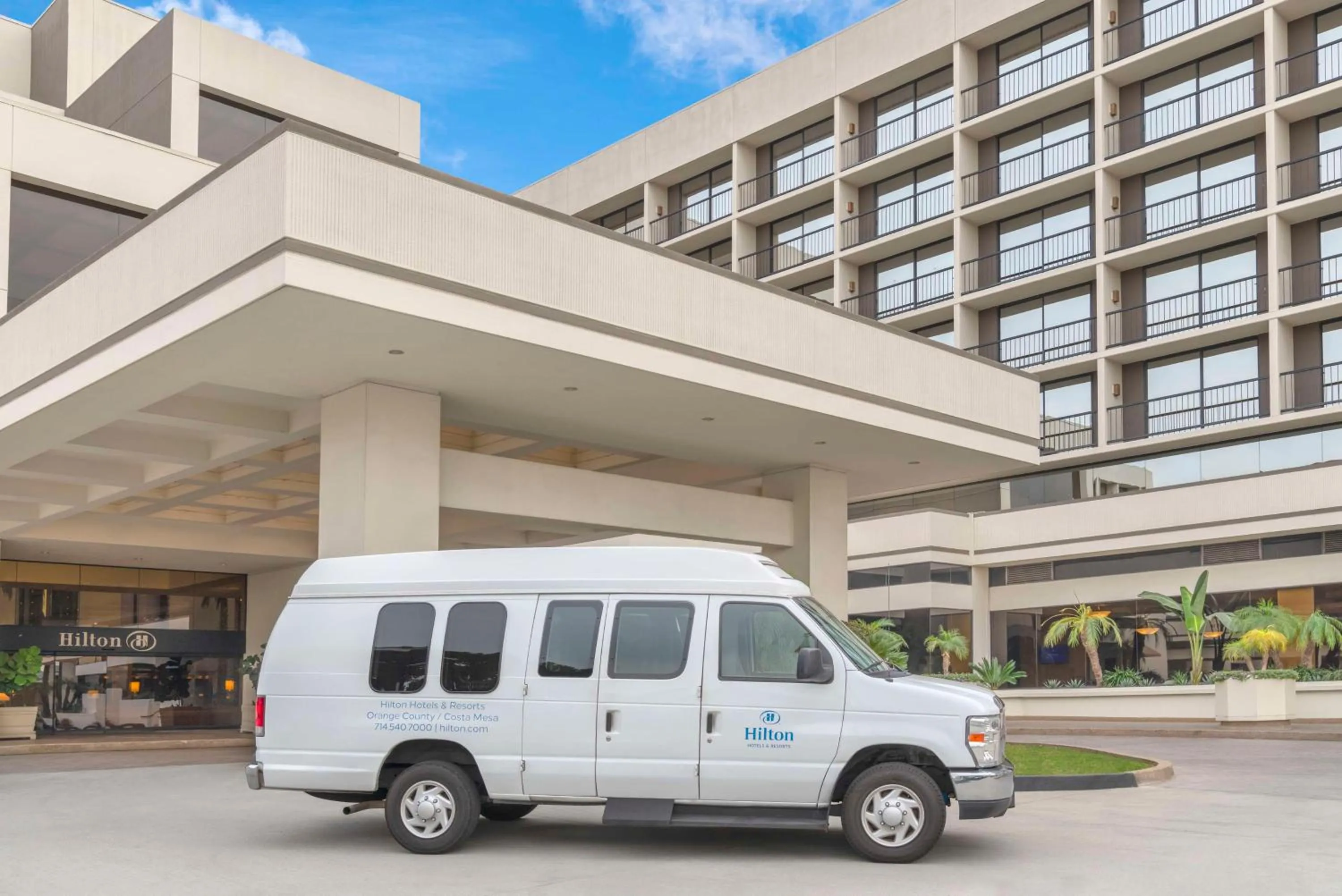 Property building in Hilton Orange County/Costa Mesa