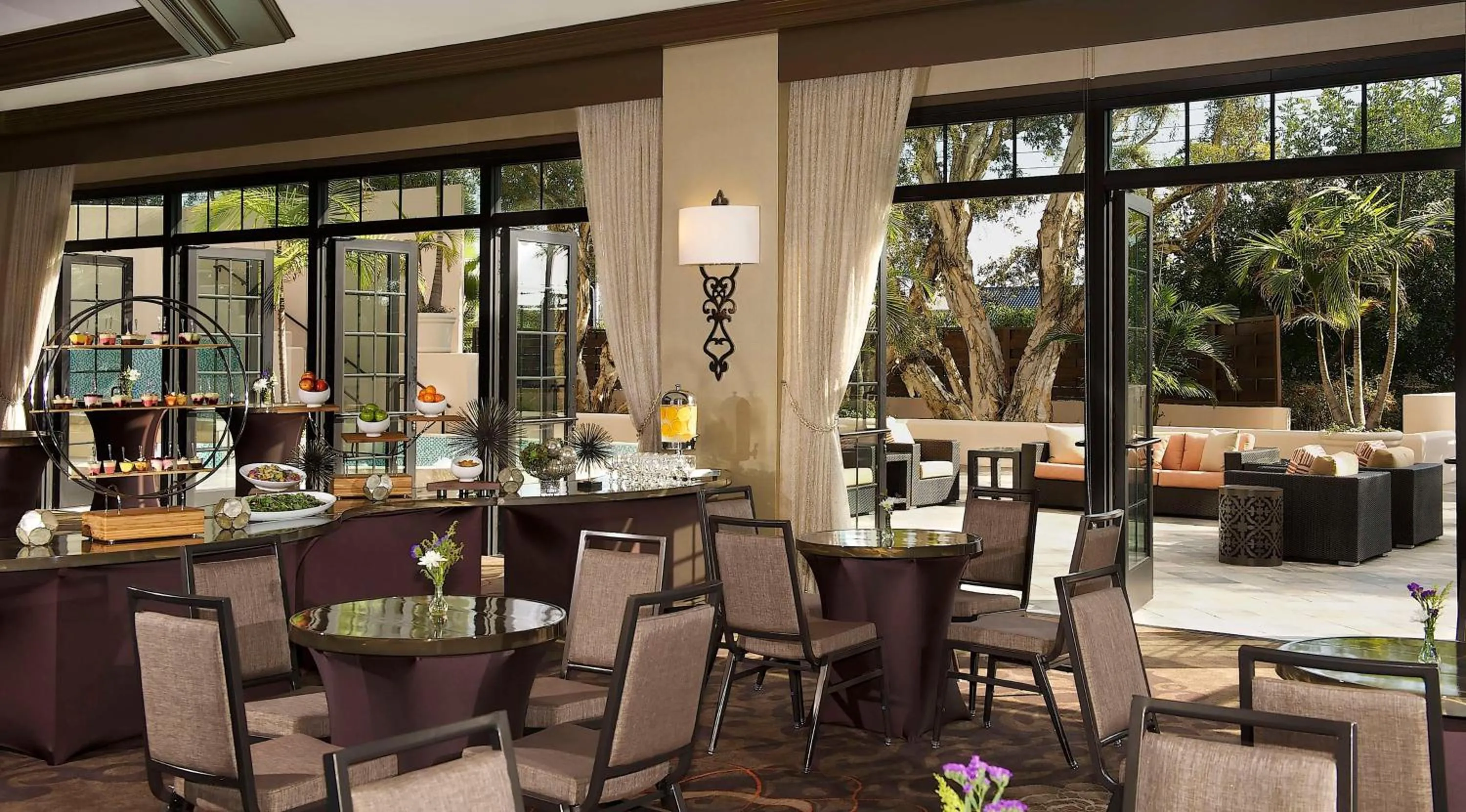 Restaurant/places to eat in Hilton Orange County/Costa Mesa