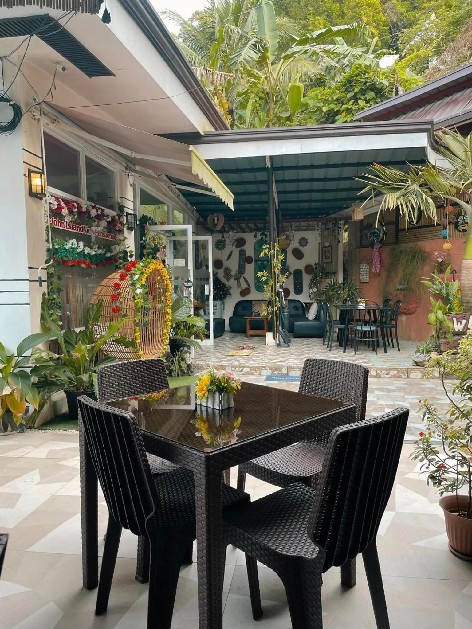 Dining area in St. John Island View Pensionne
