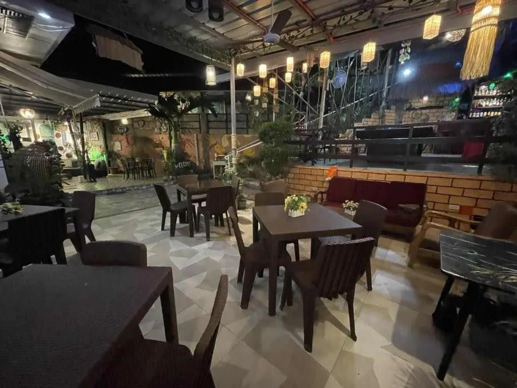 Lounge or bar in St. John Island View Pensionne