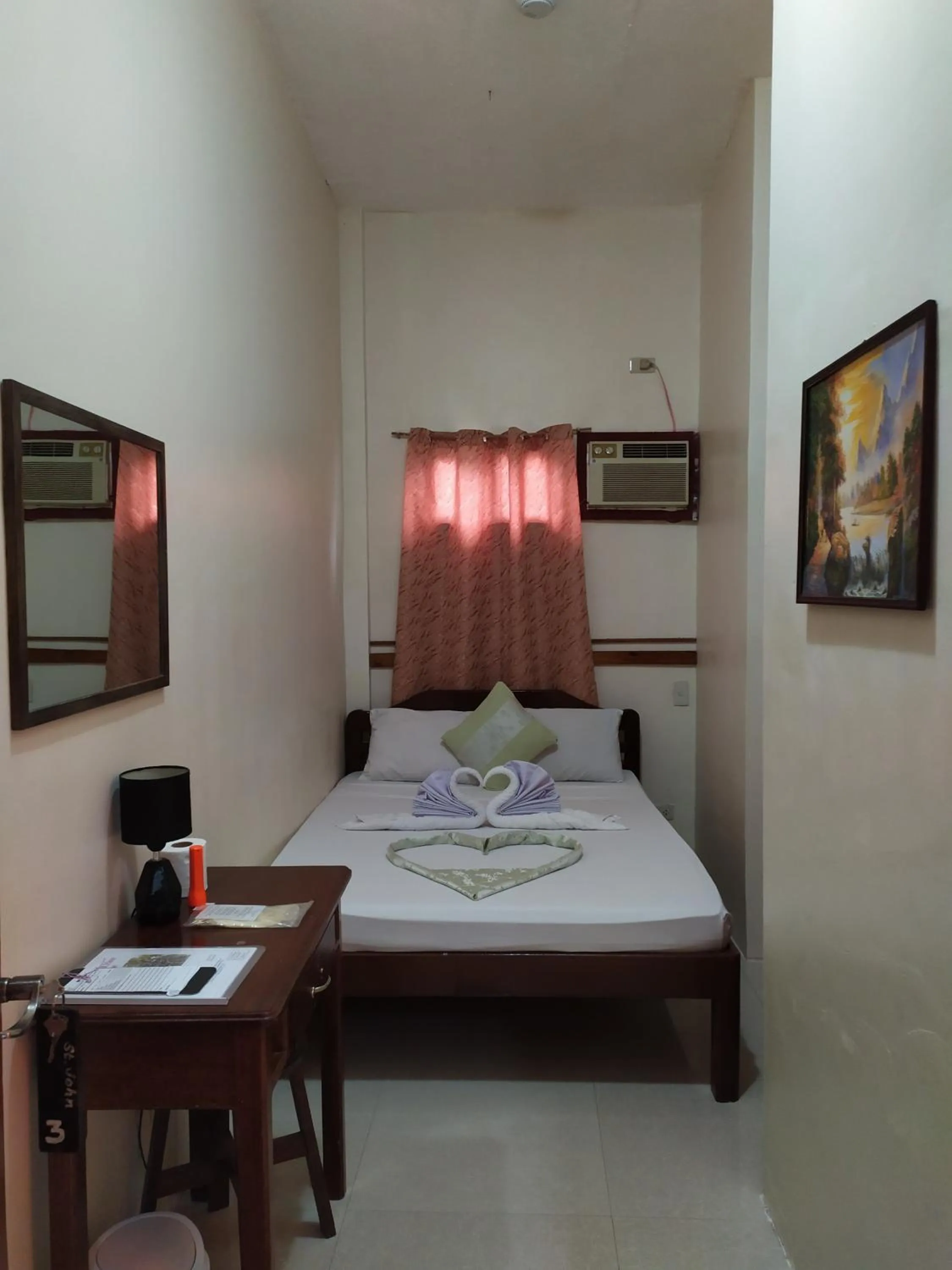 Photo of the whole room, Bed in St. John Island View Pensionne