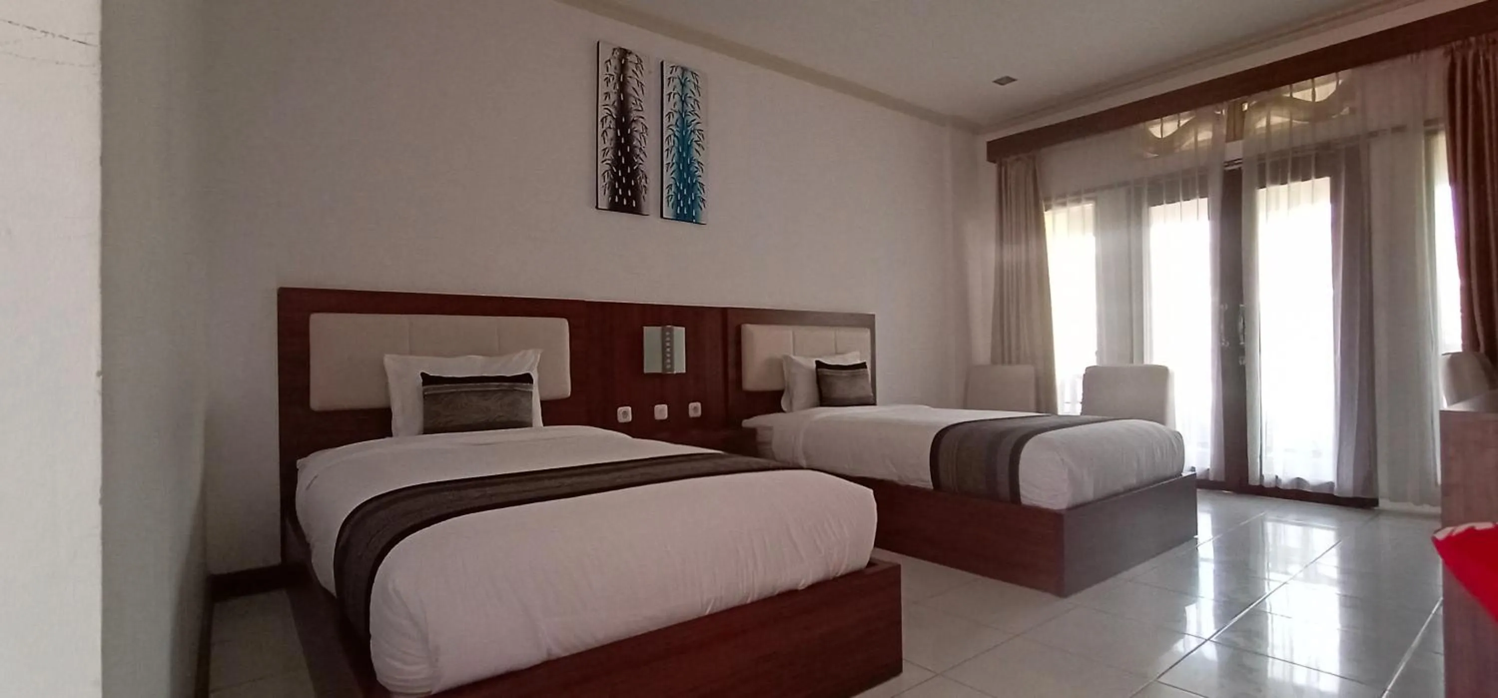 Bed in Friends Beach Hotel