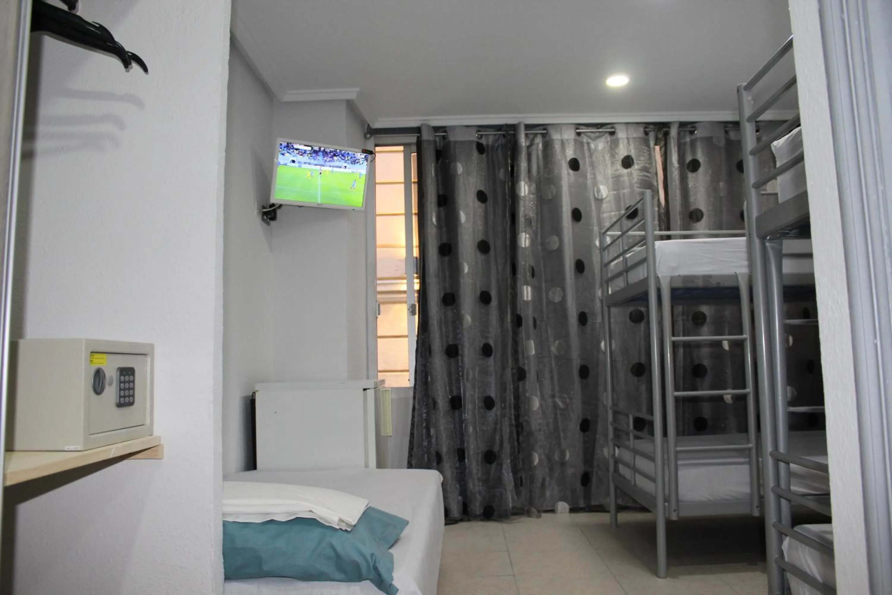 Bedroom in Hostal Mayor