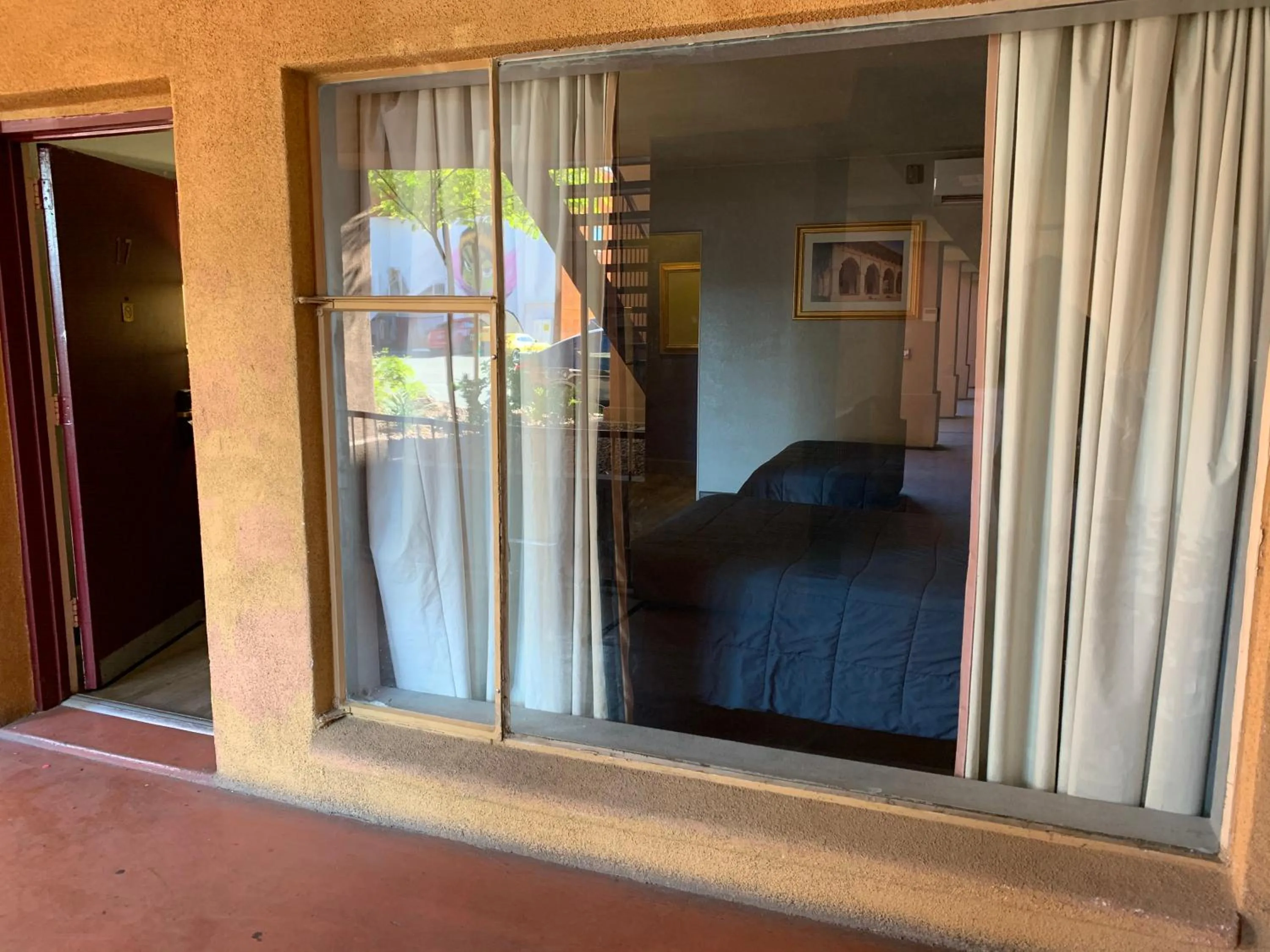 Photo of the whole room in City Center Motel