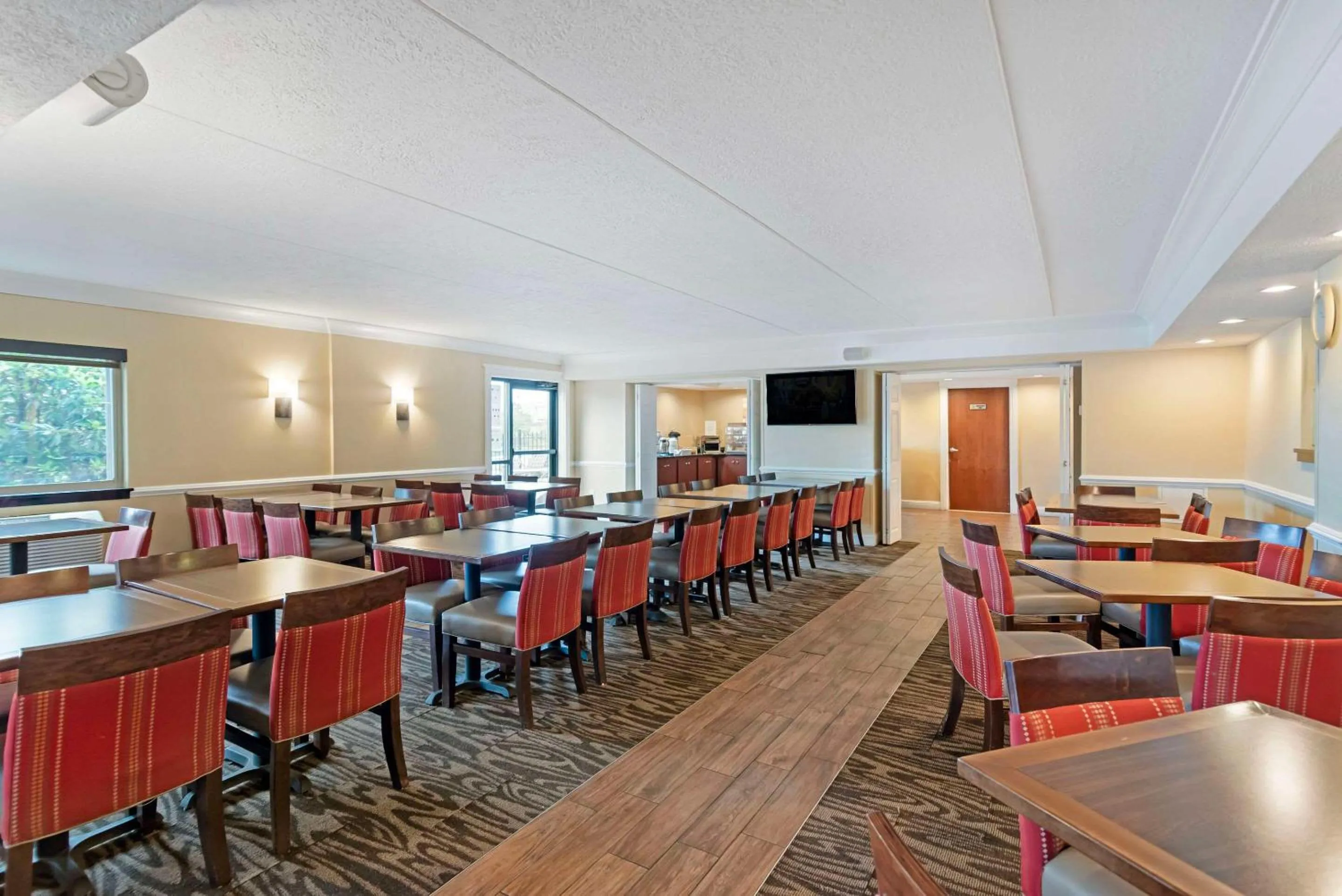 Breakfast in Comfort Inn Bangor North