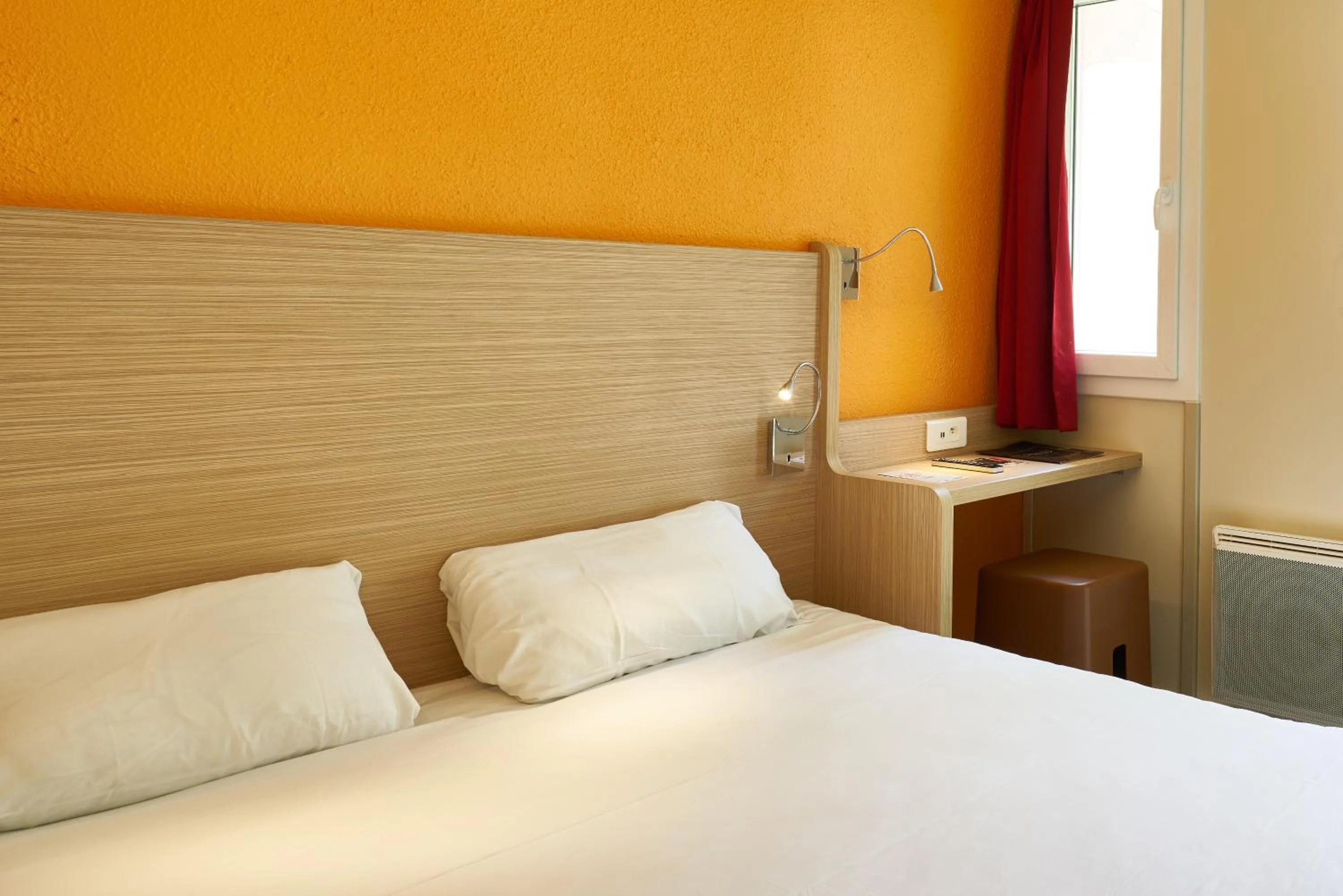 TV and multimedia, Bed in Première Classe La Roche Sur Yon - Vendéspace