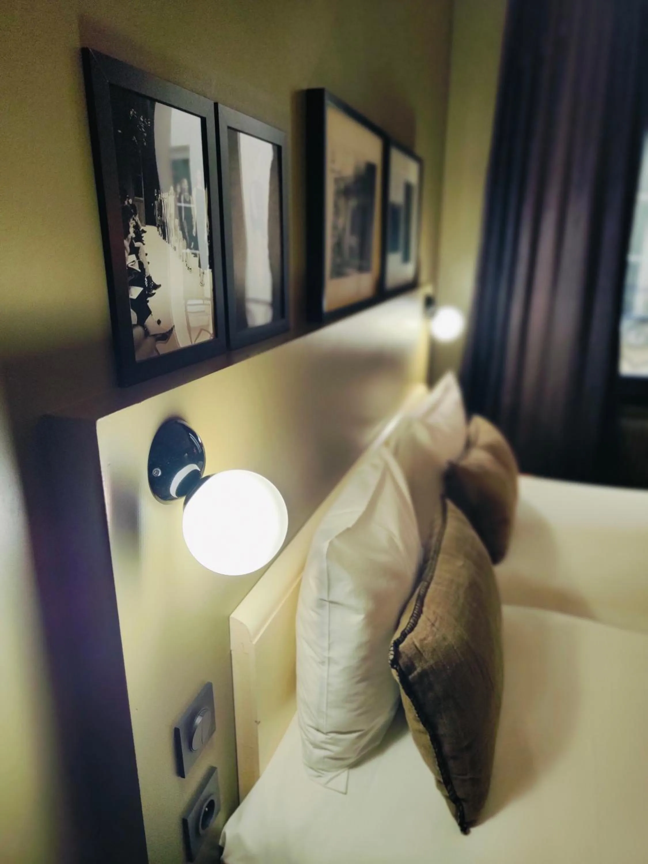 Decorative detail in Hôtel Noir