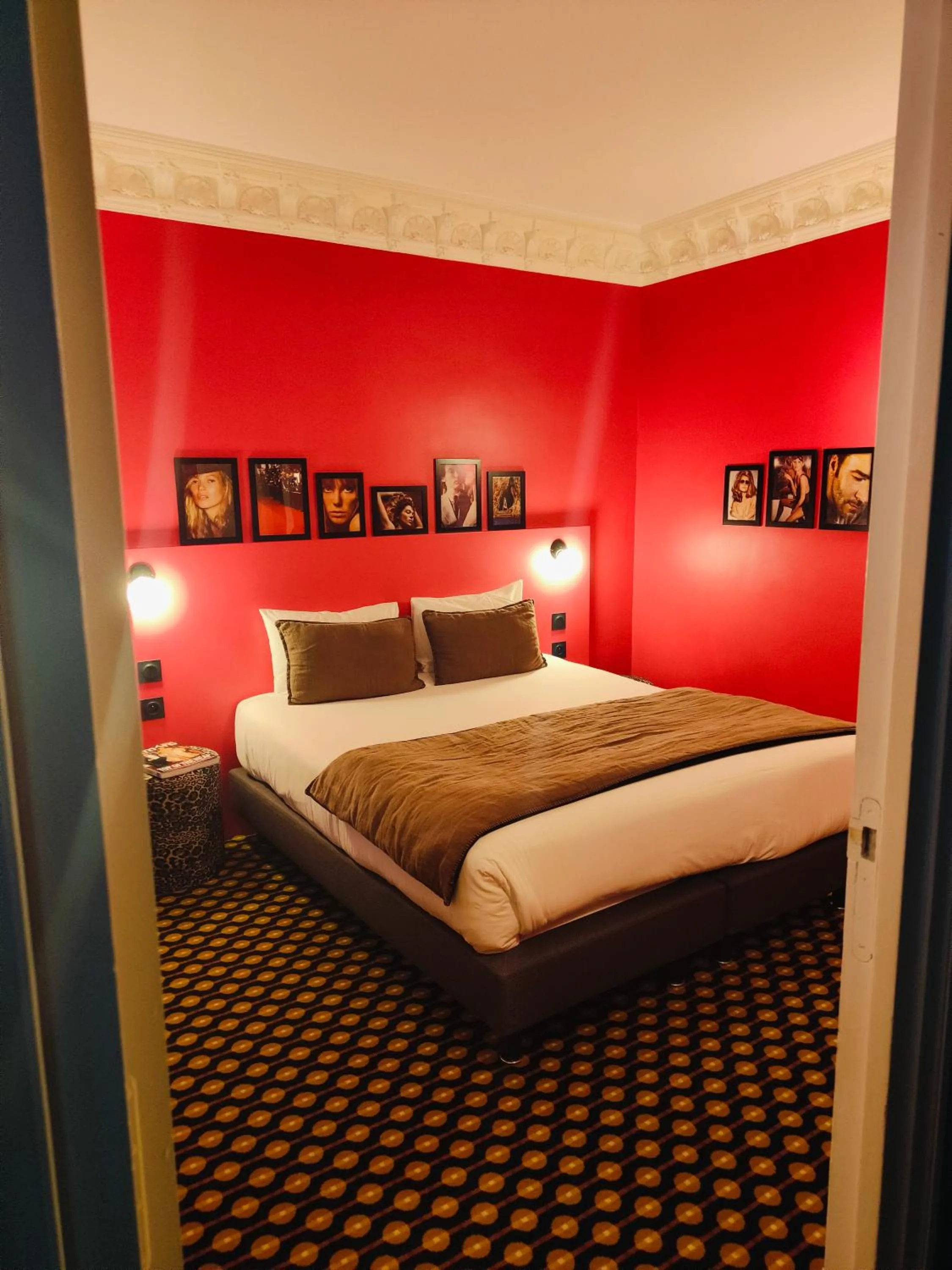 Bed in Hôtel Noir