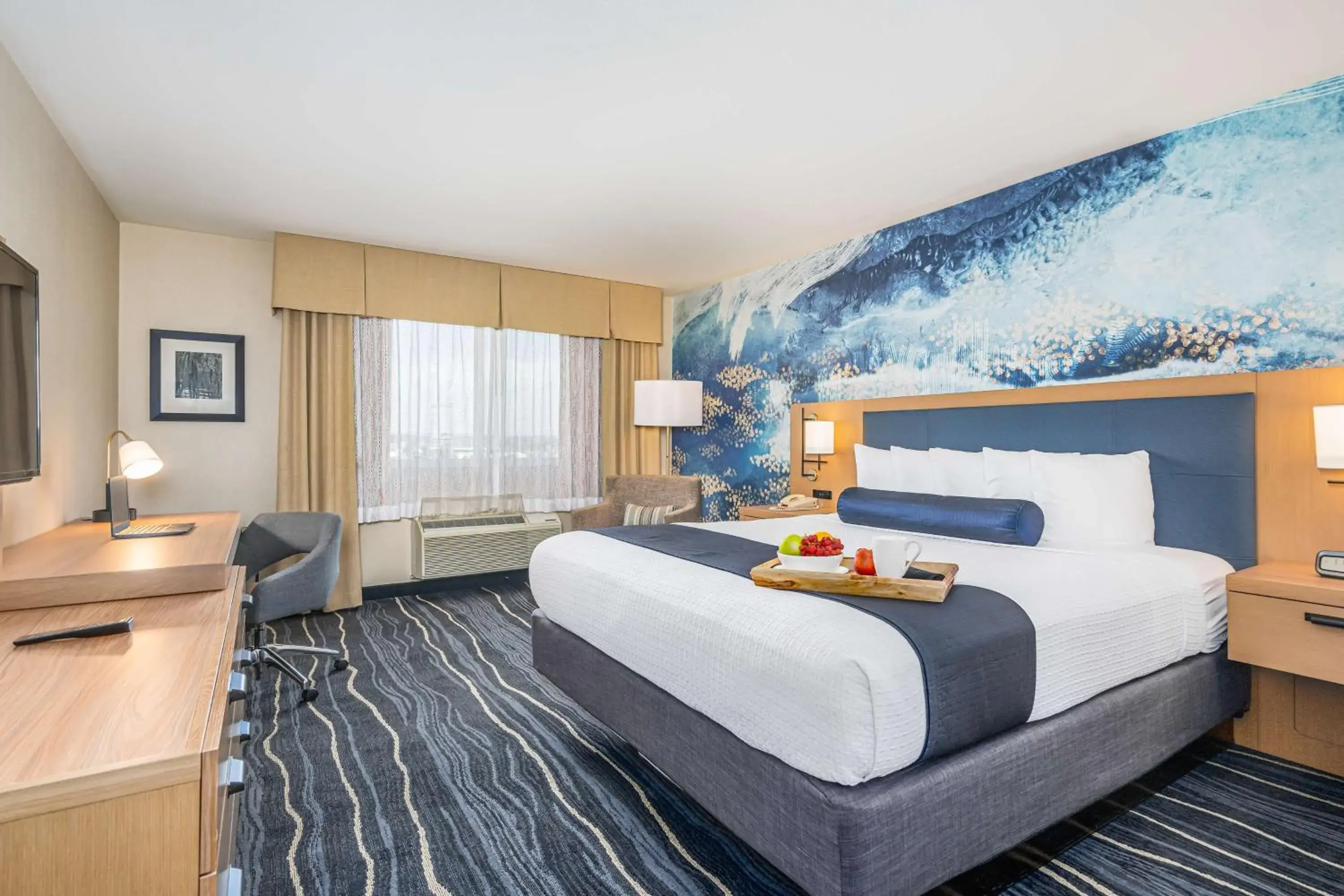 King Room - Non-Smoking in Best Western Plus Marina Gateway Hotel King Room - Non-Smoking in Best Western Plus Marina Gateway Hotel