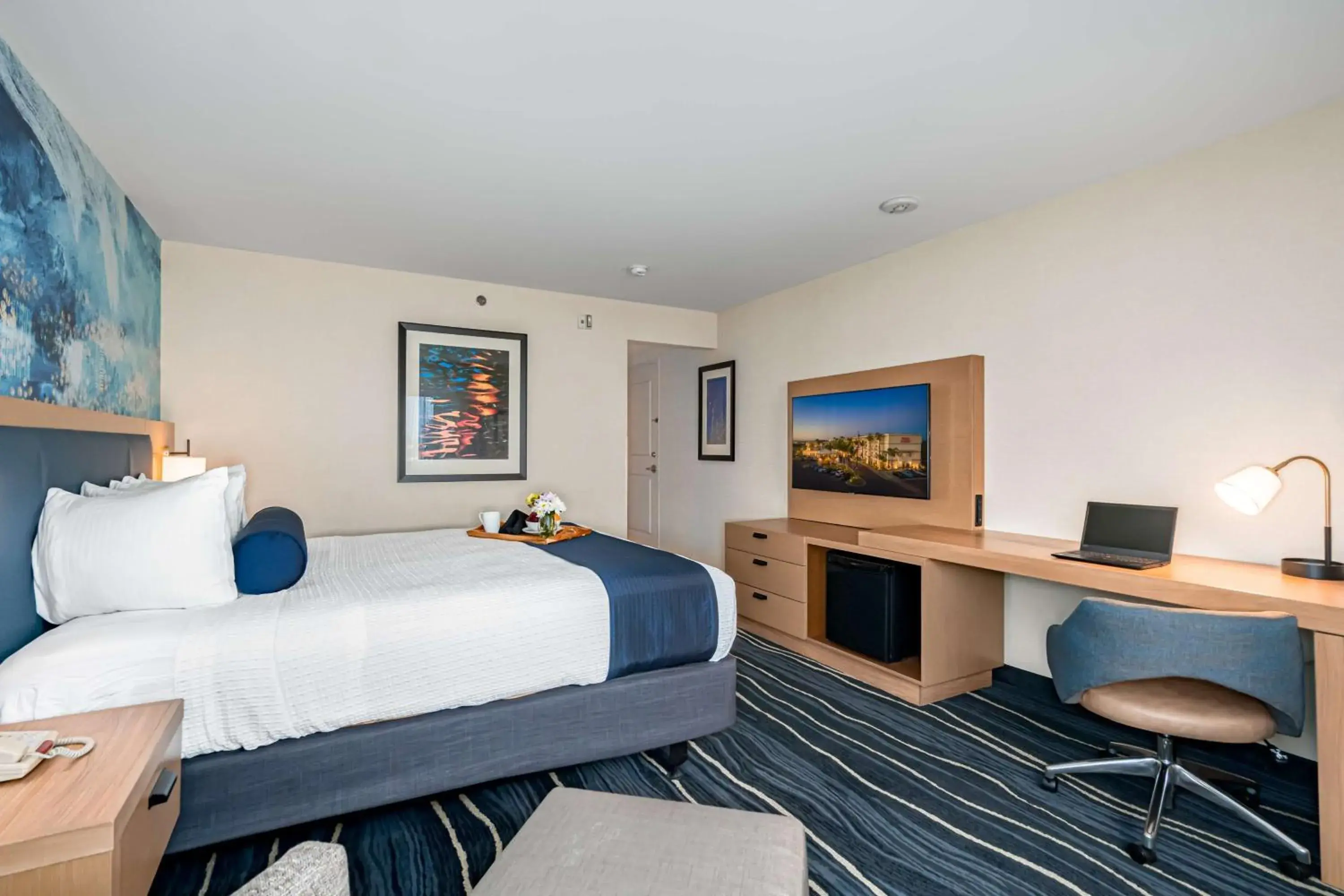 Queen Room with Two Queen Beds and Roll-In Shower - Disability Access/Communication Assistance in Best Western Plus Marina Gateway Hotel Queen Room with Two Queen Beds and Roll-In Shower - Disability Access/Communication Assistance in Best Western Plus Marina Gateway Hotel