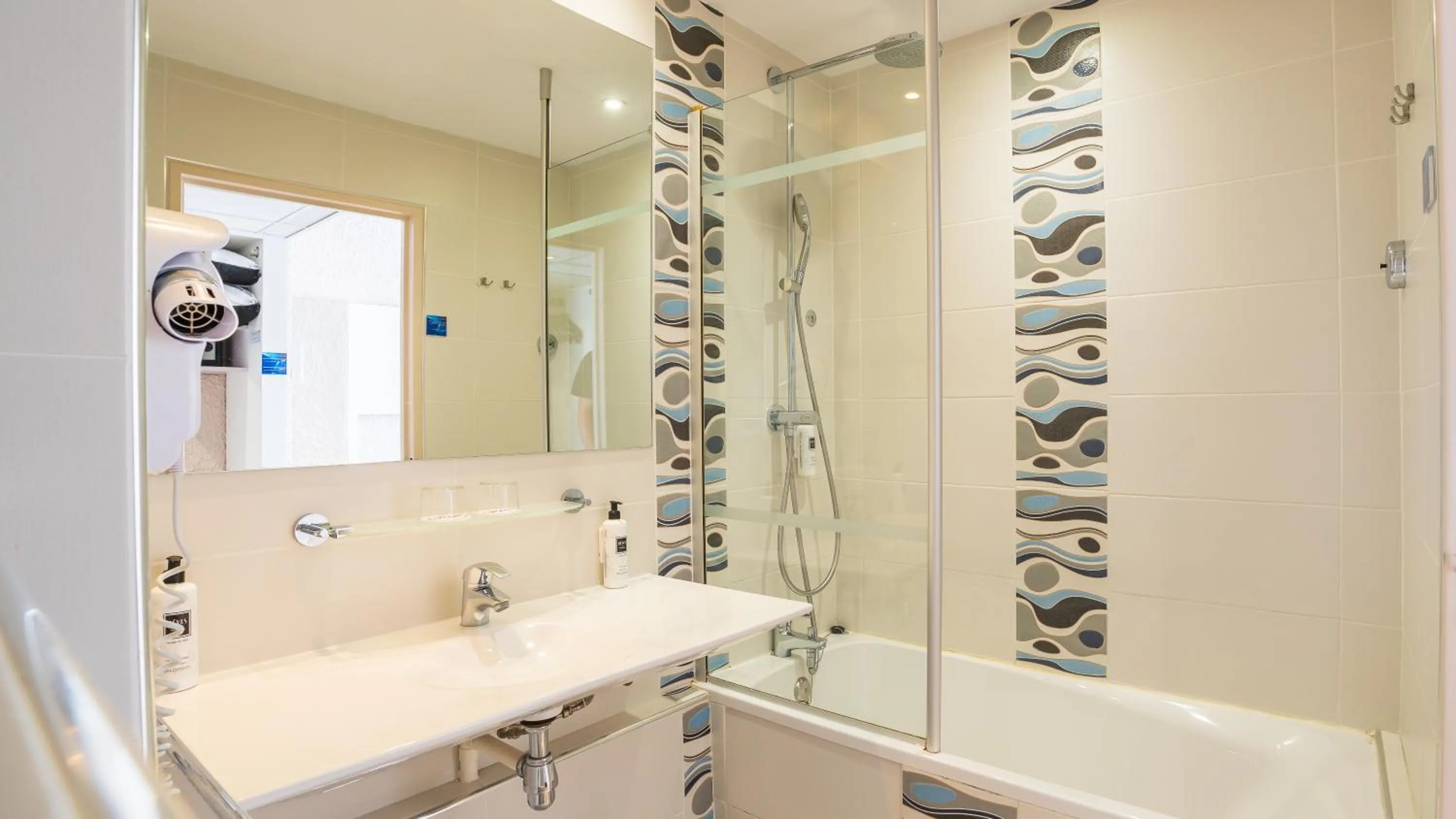 Bathroom in Hotel Europe