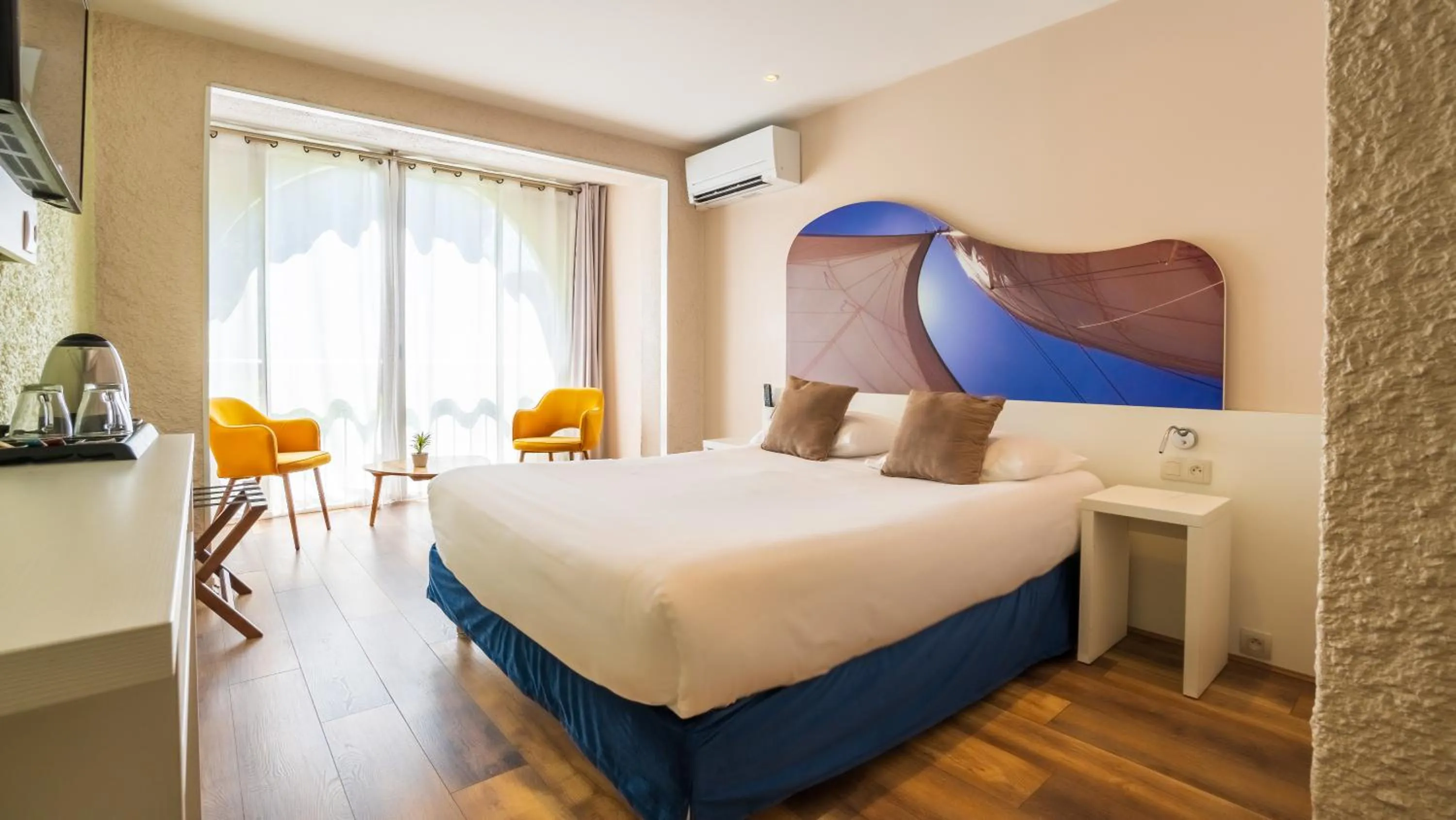 Photo of the whole room, Bed in Hotel Europe