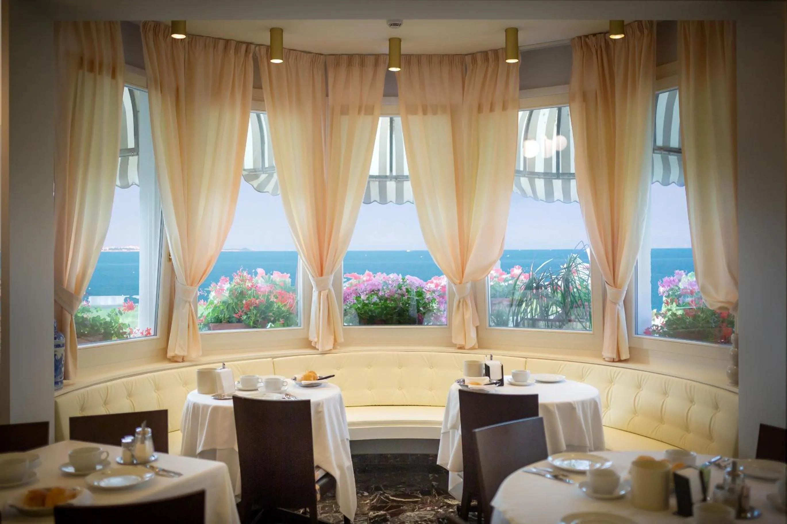 Breakfast in Hotel Le Lampare