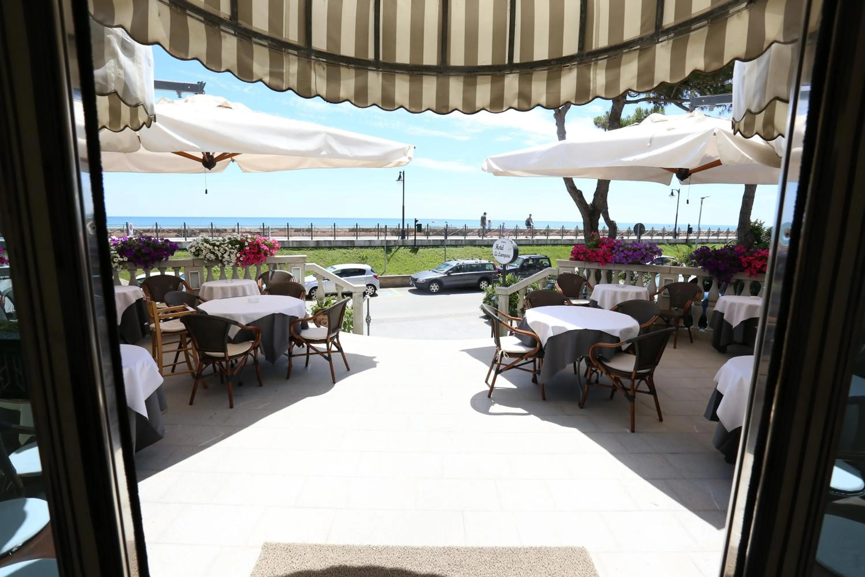 Restaurant/places to eat in Hotel Le Lampare